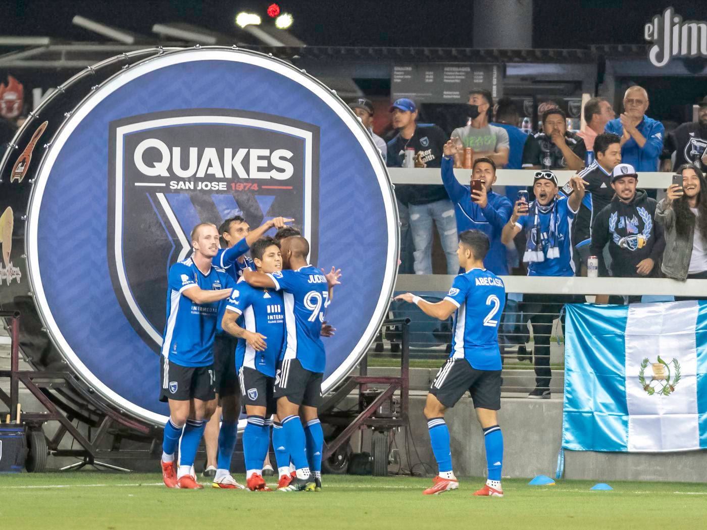 San Jose Earthquakes, blue jerseys, giant Quakes drum, HD Desktop Wallpaper