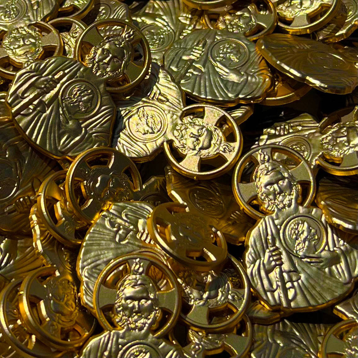 San Judas, golden religious medals, embossed saints, SD Desktop Wallpaper