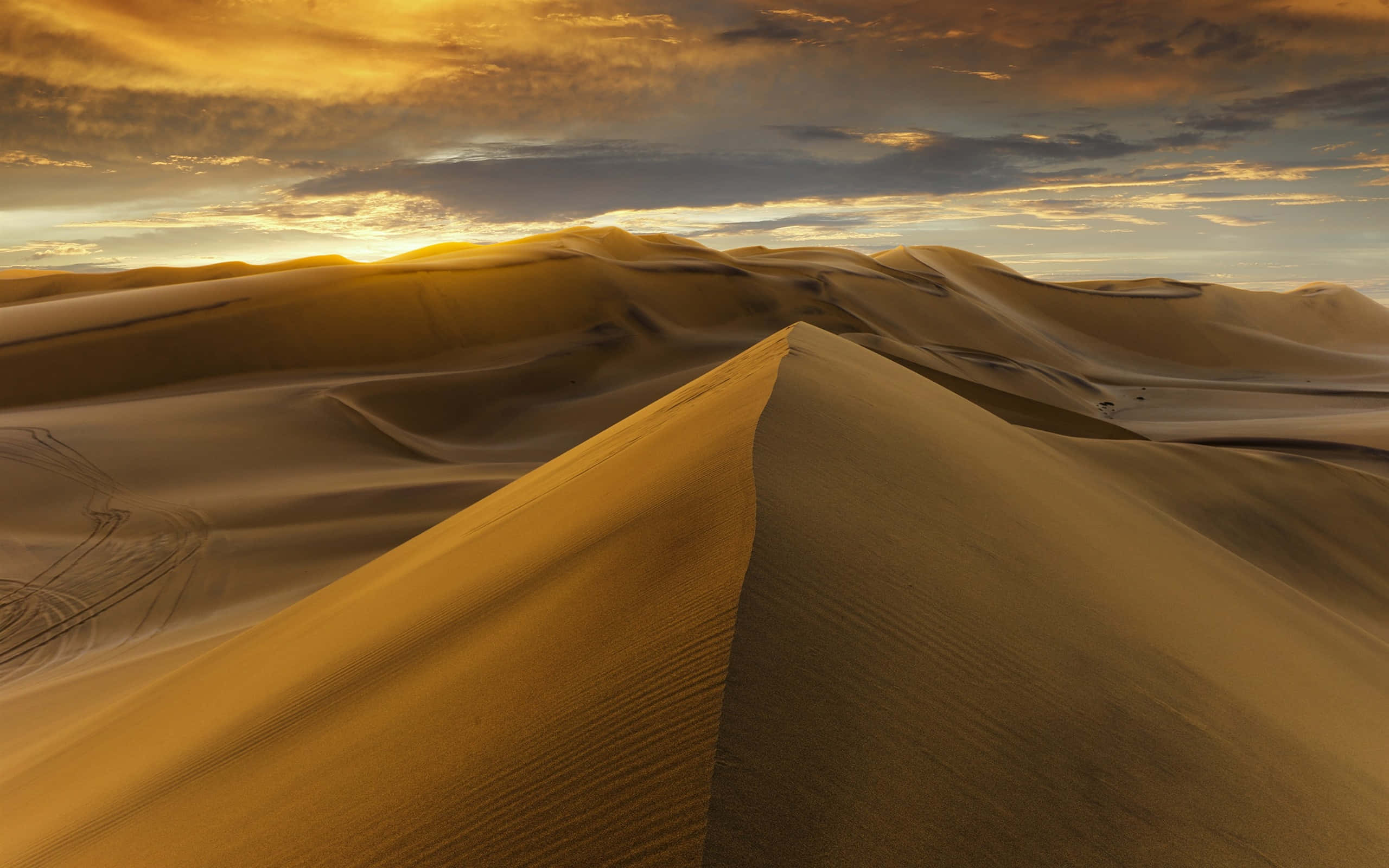Sand Dunes, golden sand dunes, dramatic sunset sky, 2K Desktop Wallpaper