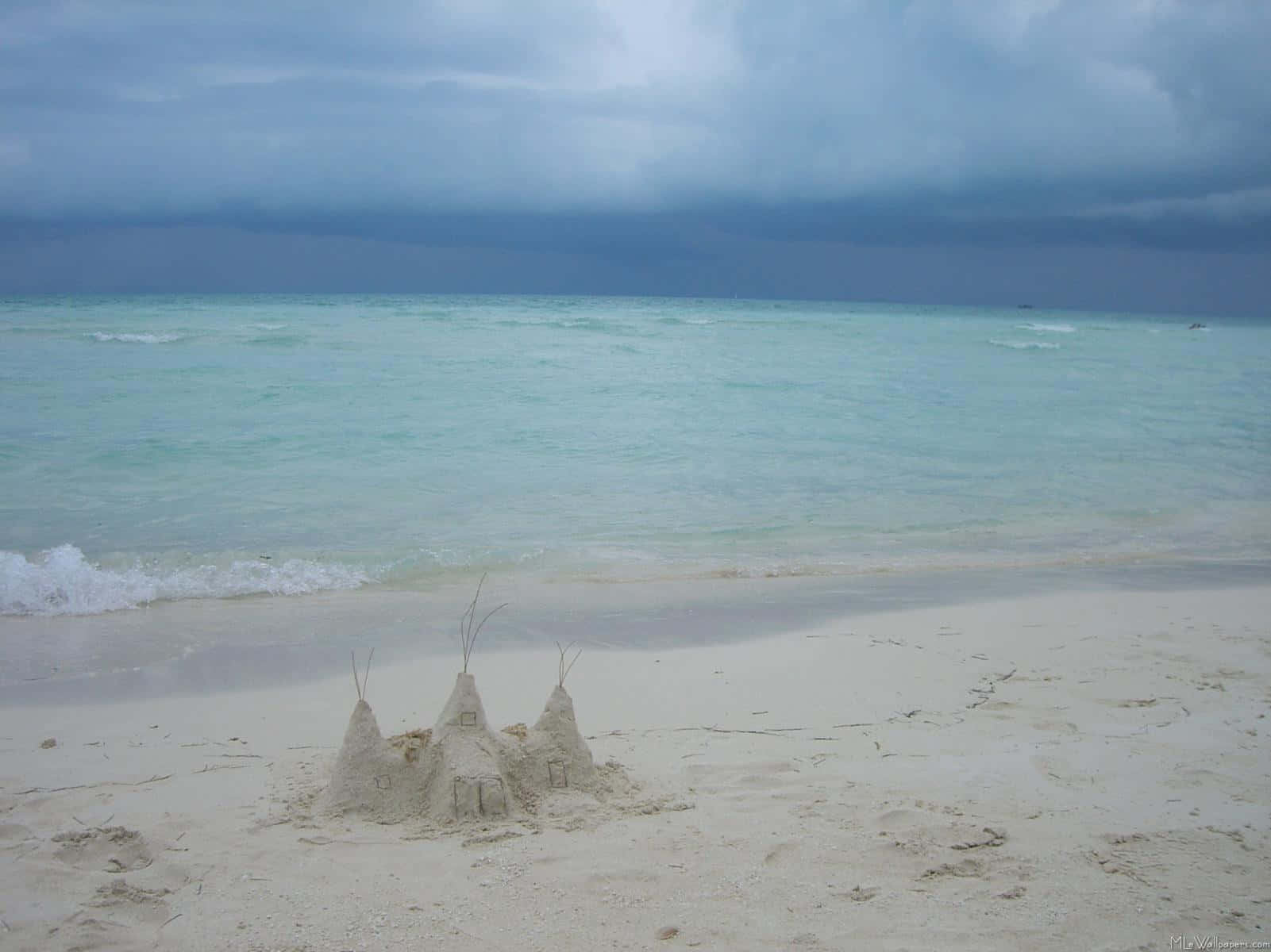 majestic sandcastle, paradise beach, three turrets, HD Desktop Wallpaper