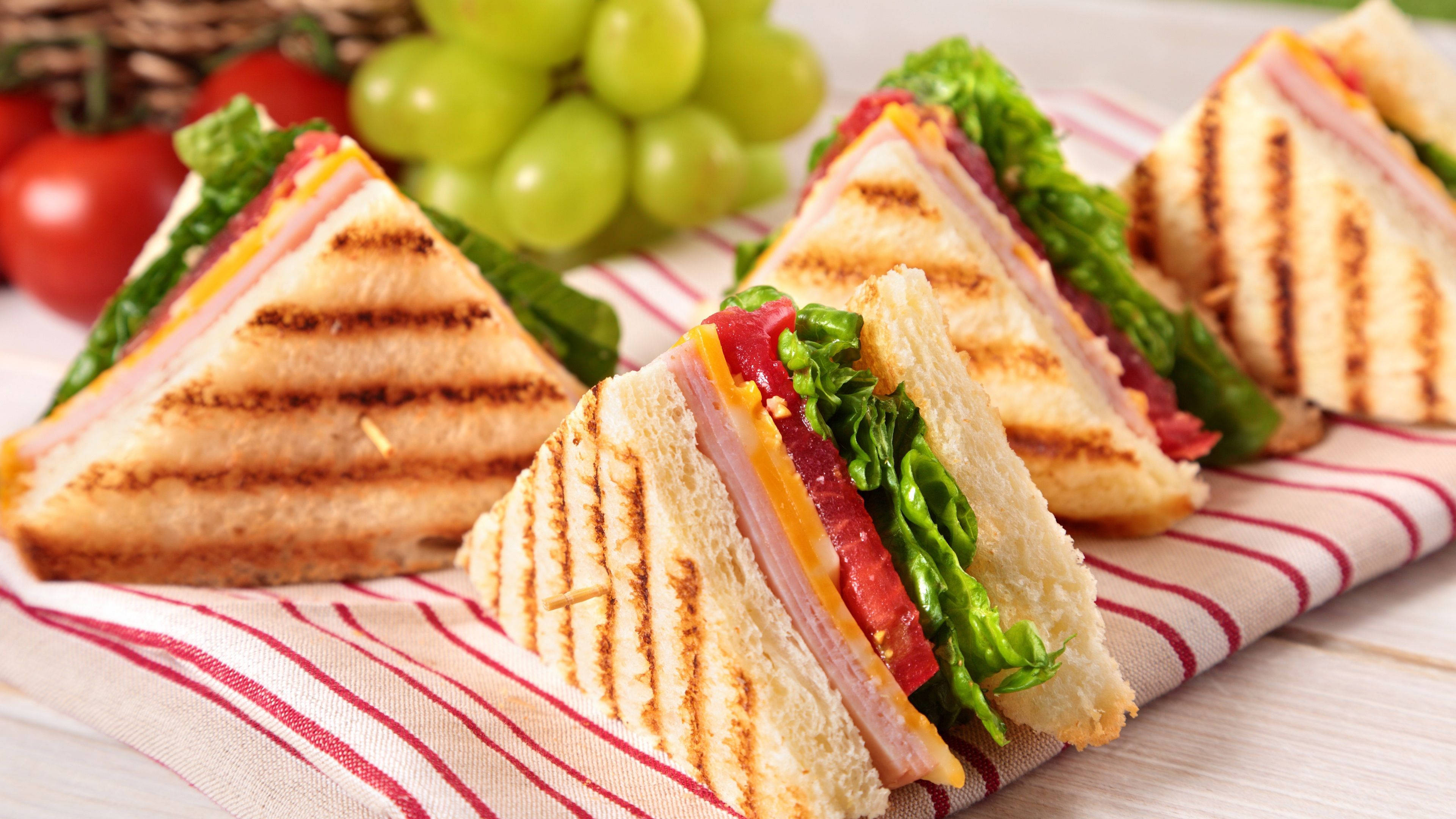 grilled club sandwiches, ham cheese tomato and lettuce, red and white striped cloth, 4K Desktop Wallpaper
