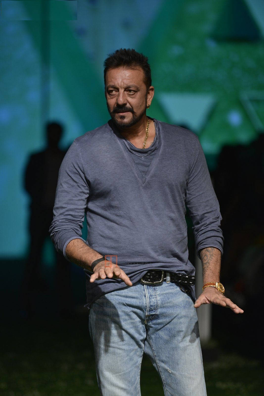 Sanjay Dutt, gray shirt, jeans, HD Phone Wallpaper
