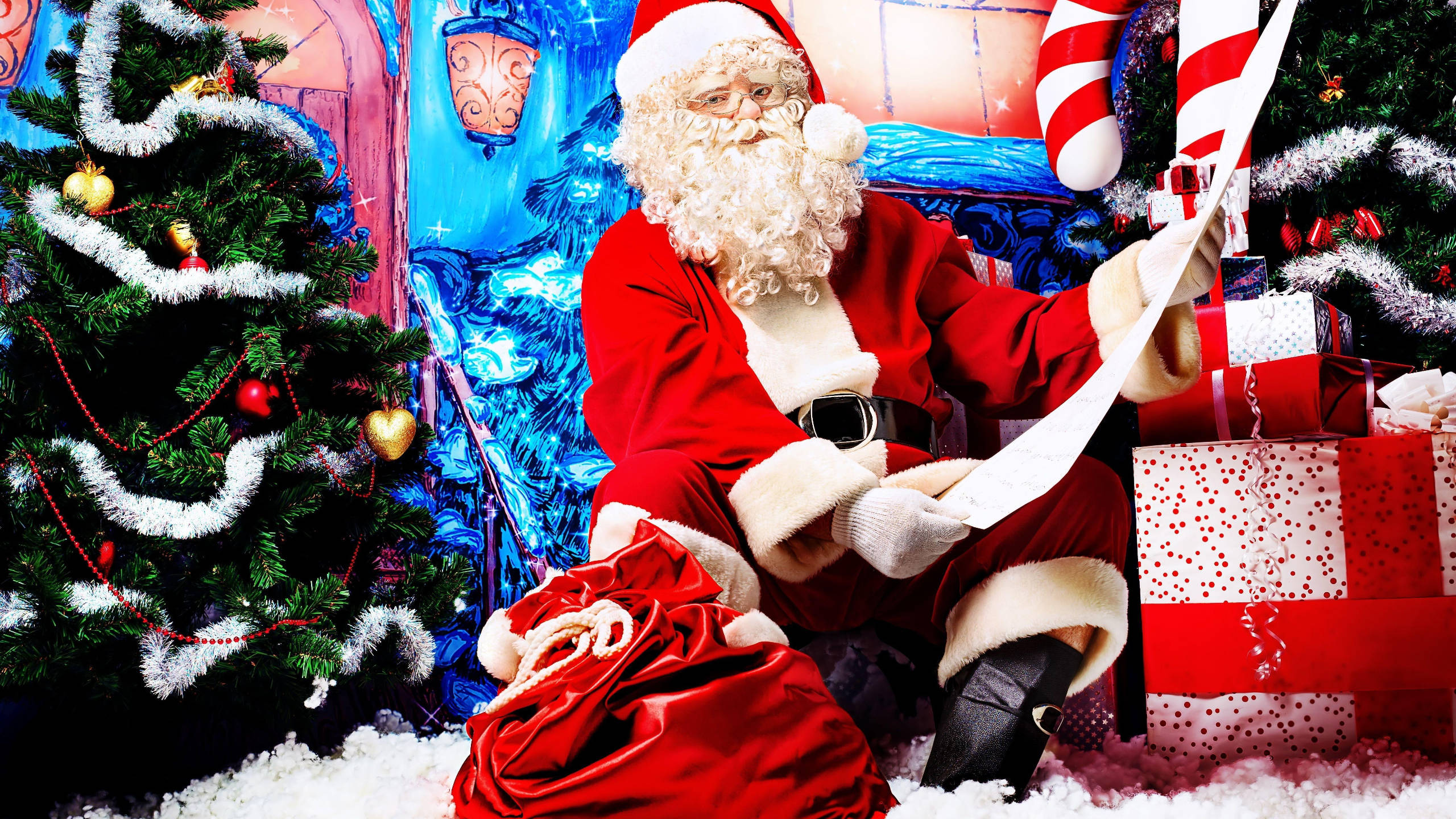 Santa Claus, red suit, long list, 2K Desktop Wallpaper