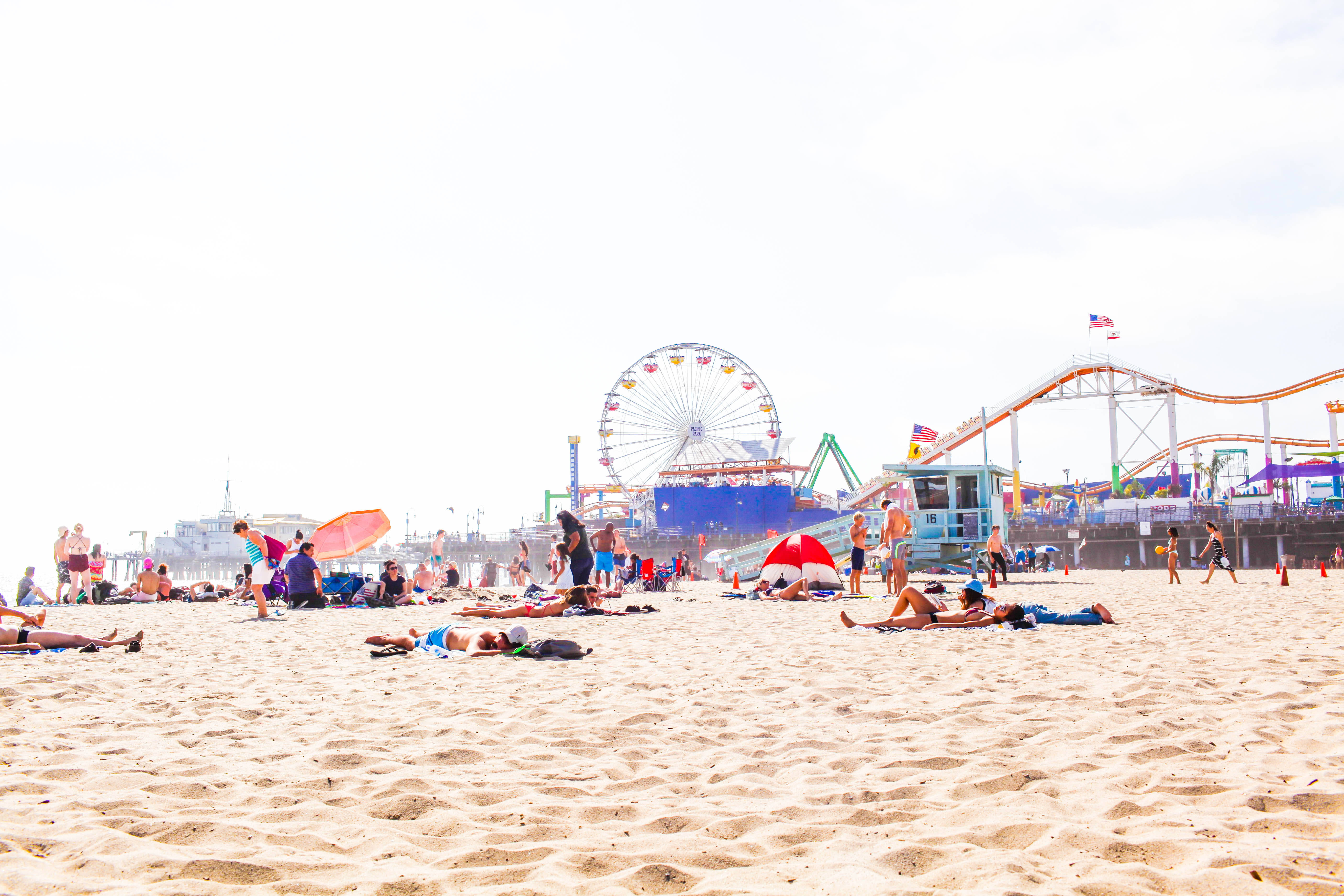 Santa Monica, golden sand, colorful pier, 5K Desktop Wallpaper