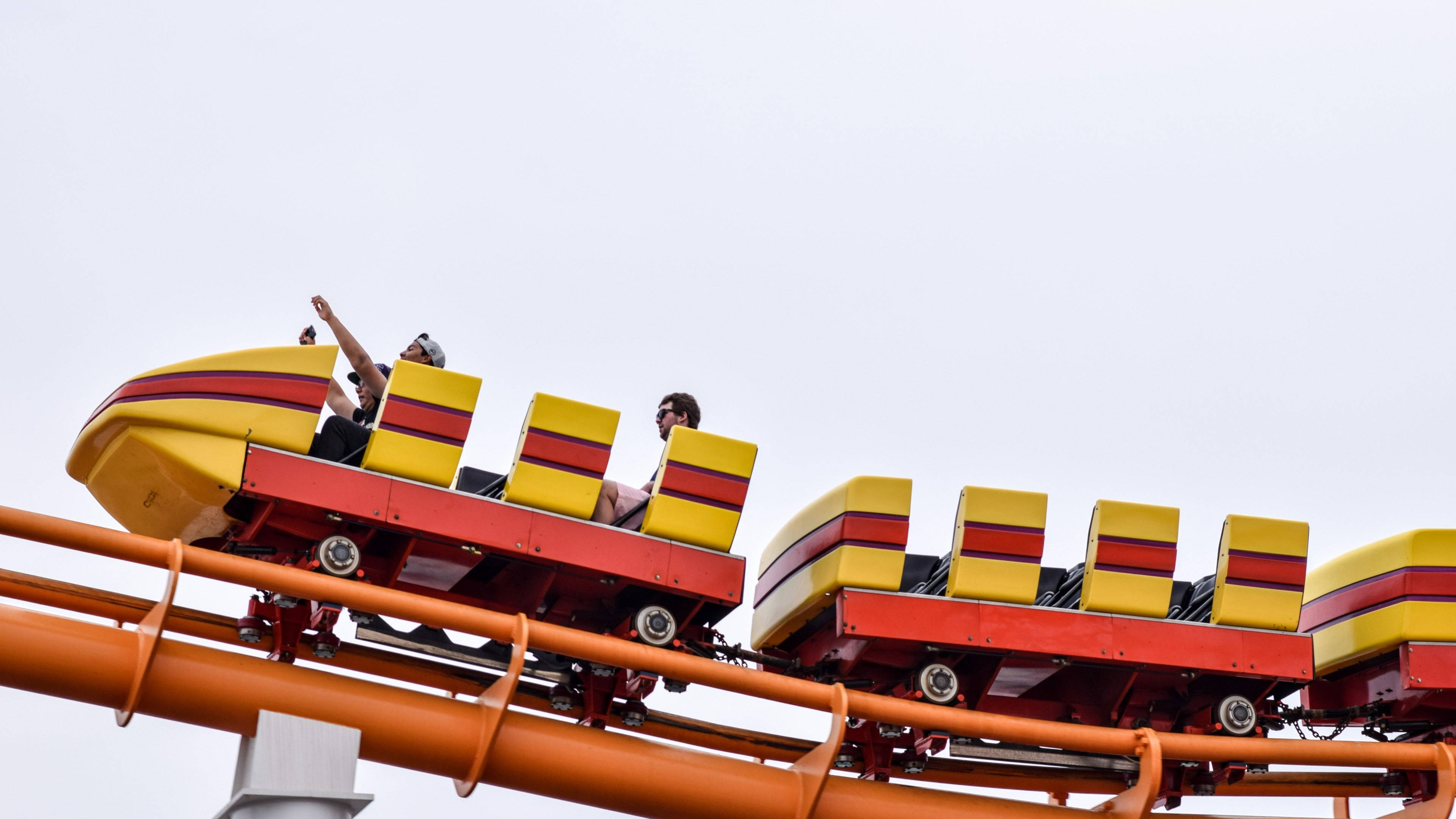 Santa Monica, roller coaster, bright yellow, 4K Desktop Wallpaper
