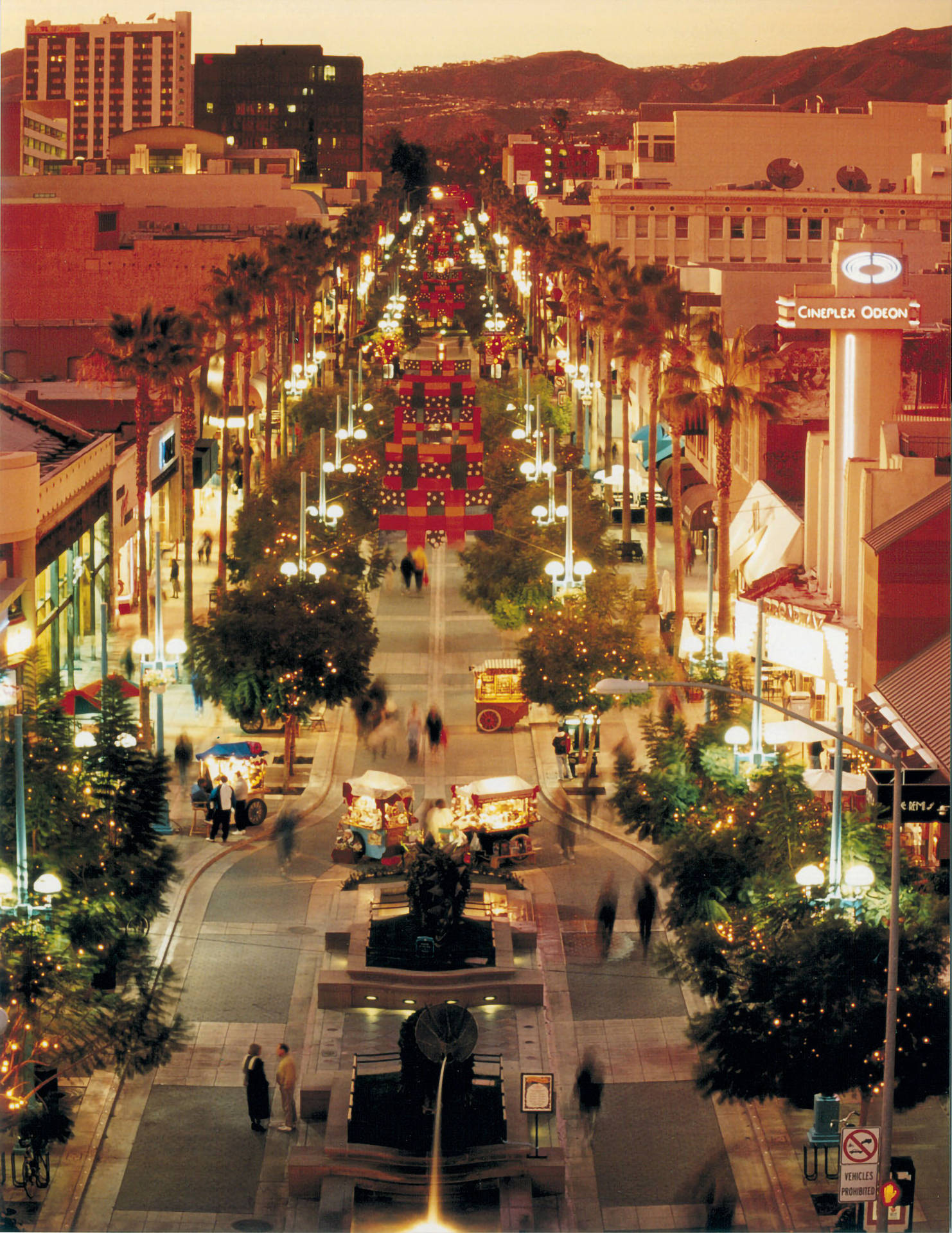 Santa Monica, 3rd Street Promenade, dusk, Full HD Phone Wallpaper