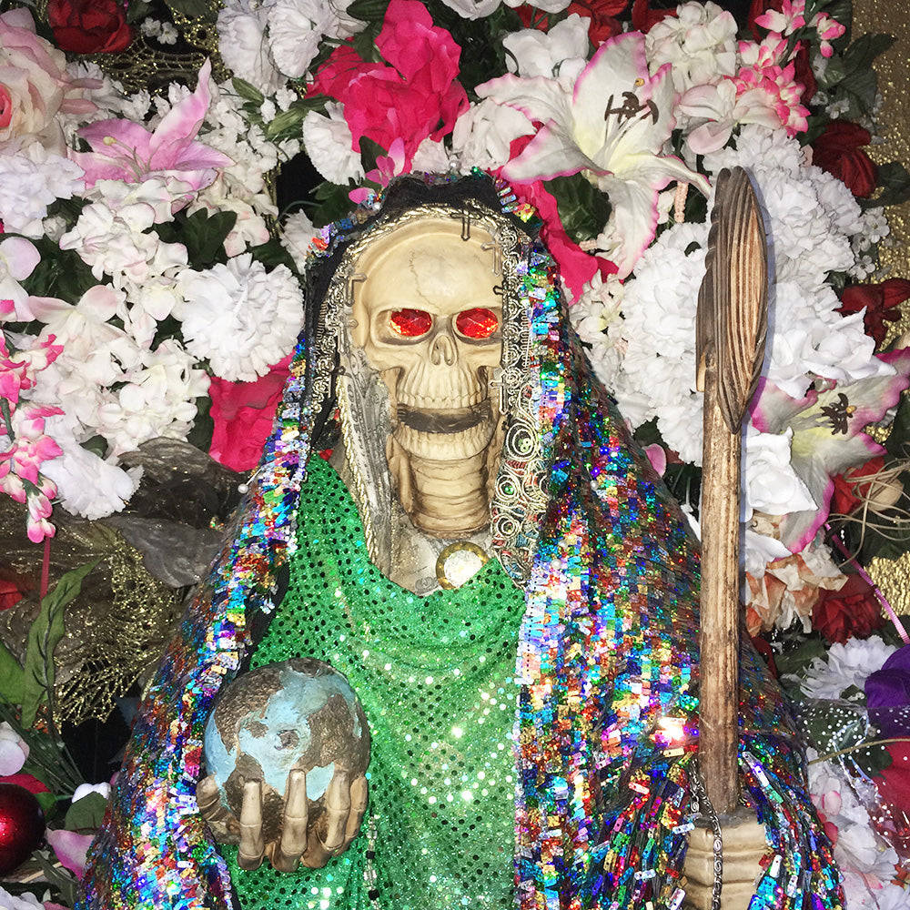 Santa Muerte, glittering skull figure, sequined robes, SD Desktop Wallpaper