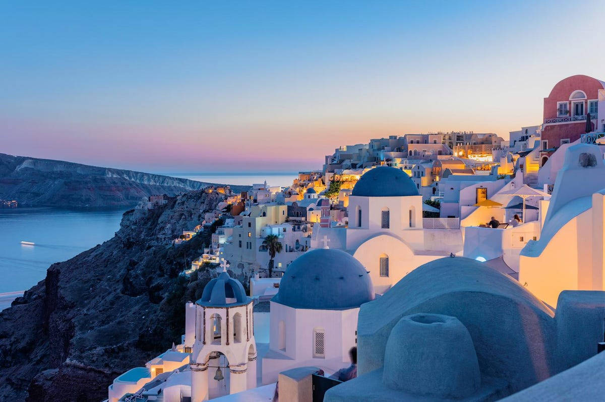 Santorini, white-washed buildings, blue domes, SD Desktop Wallpaper