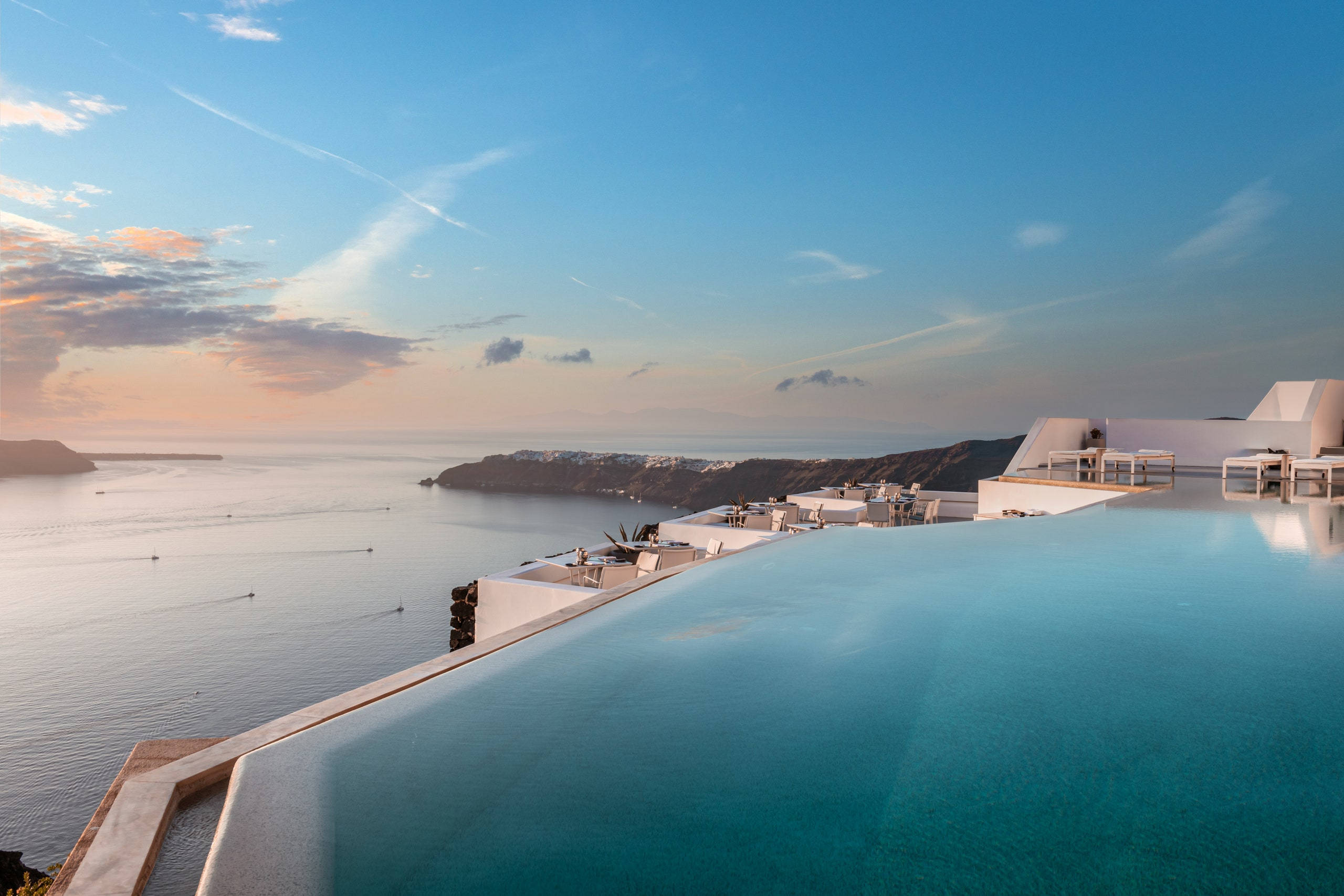 Santorini, infinity pool, serene ocean, 2K Desktop Wallpaper