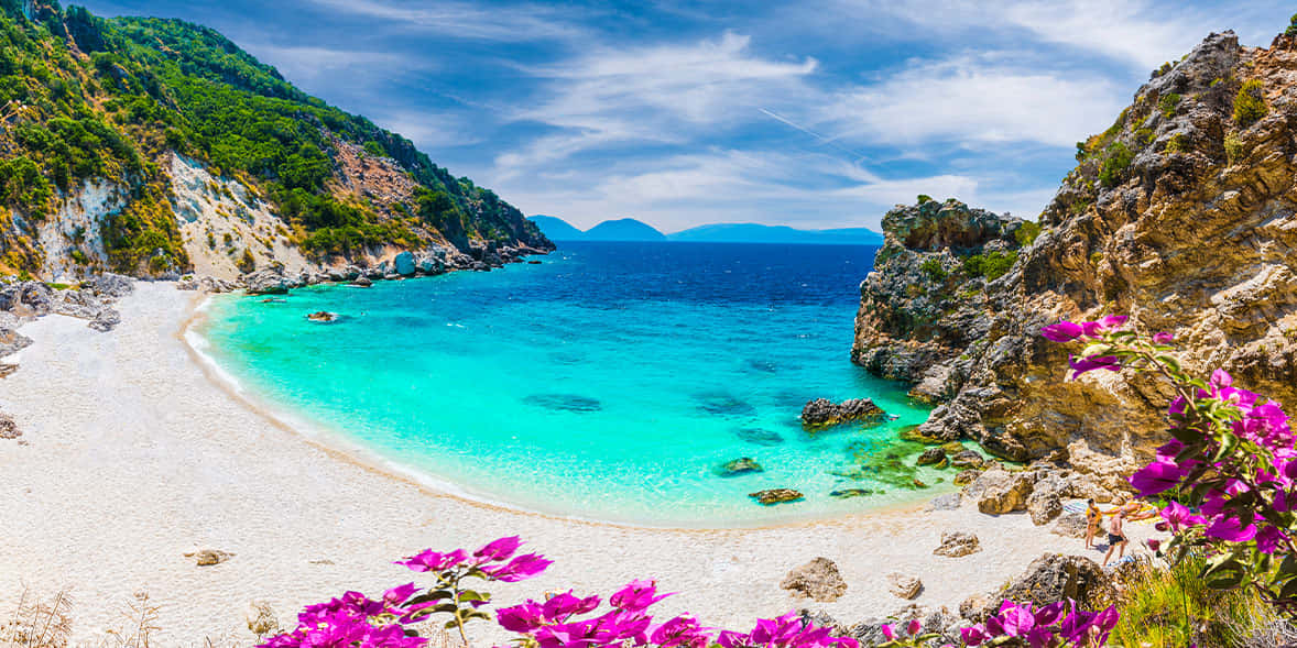 Santorini, turquoise bay, rugged cliffs, SD Desktop Wallpaper
