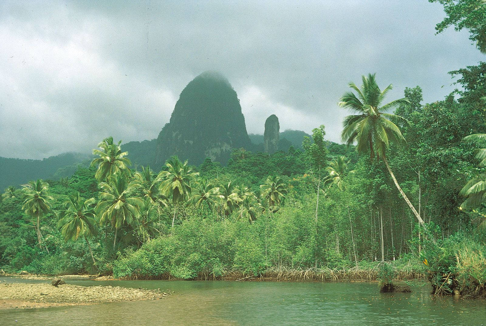 Sao Tome And Principe, cloudy mountain, misty tropical river, HD Desktop Wallpaper