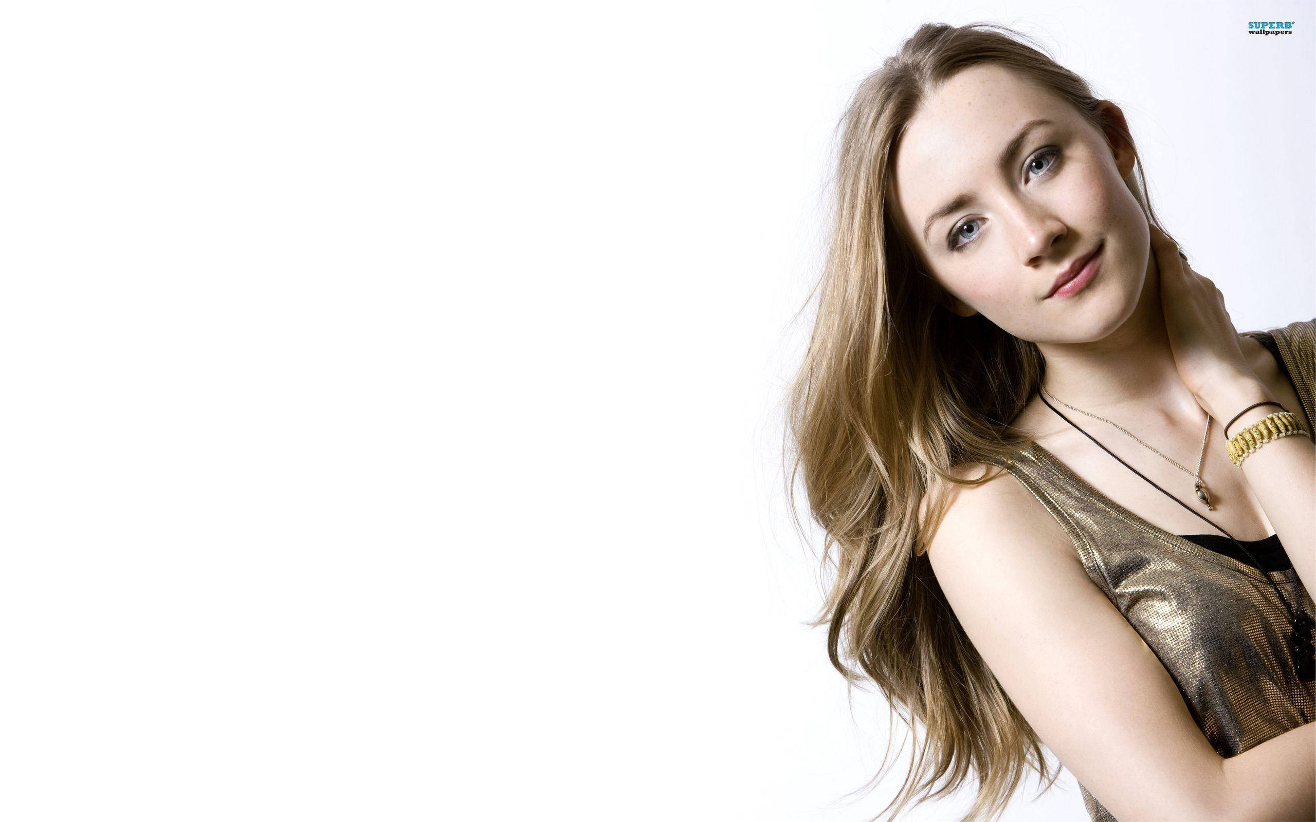 Saoirse Ronan, long blonde hair, blue eyes, 2K Desktop Wallpaper