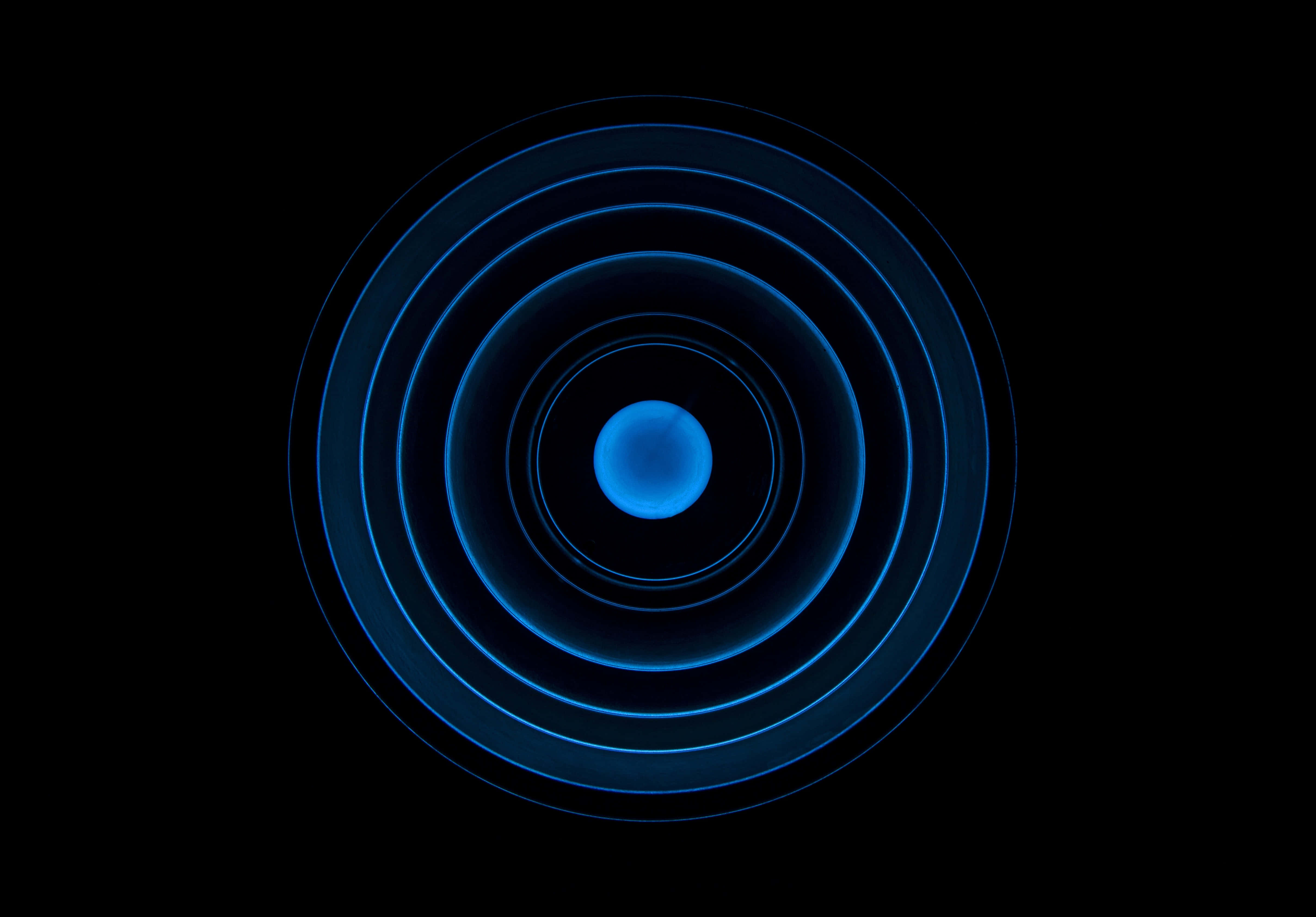Sapphire Blue, glowing blue sphere, concentric rings, 4K Desktop Wallpaper