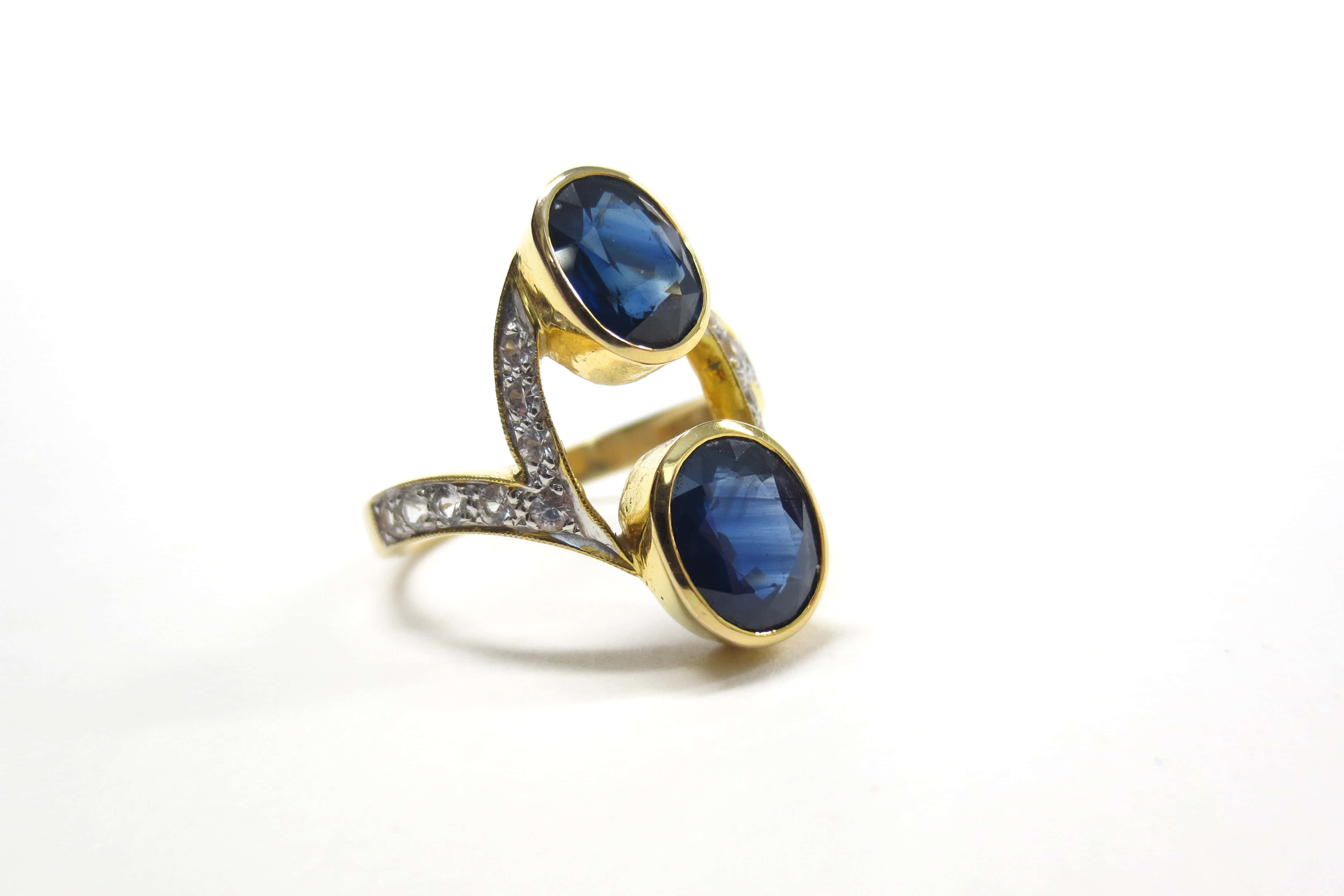 Sapphire Blue, gold ring, oval blue sapphires, 4K Desktop Wallpaper