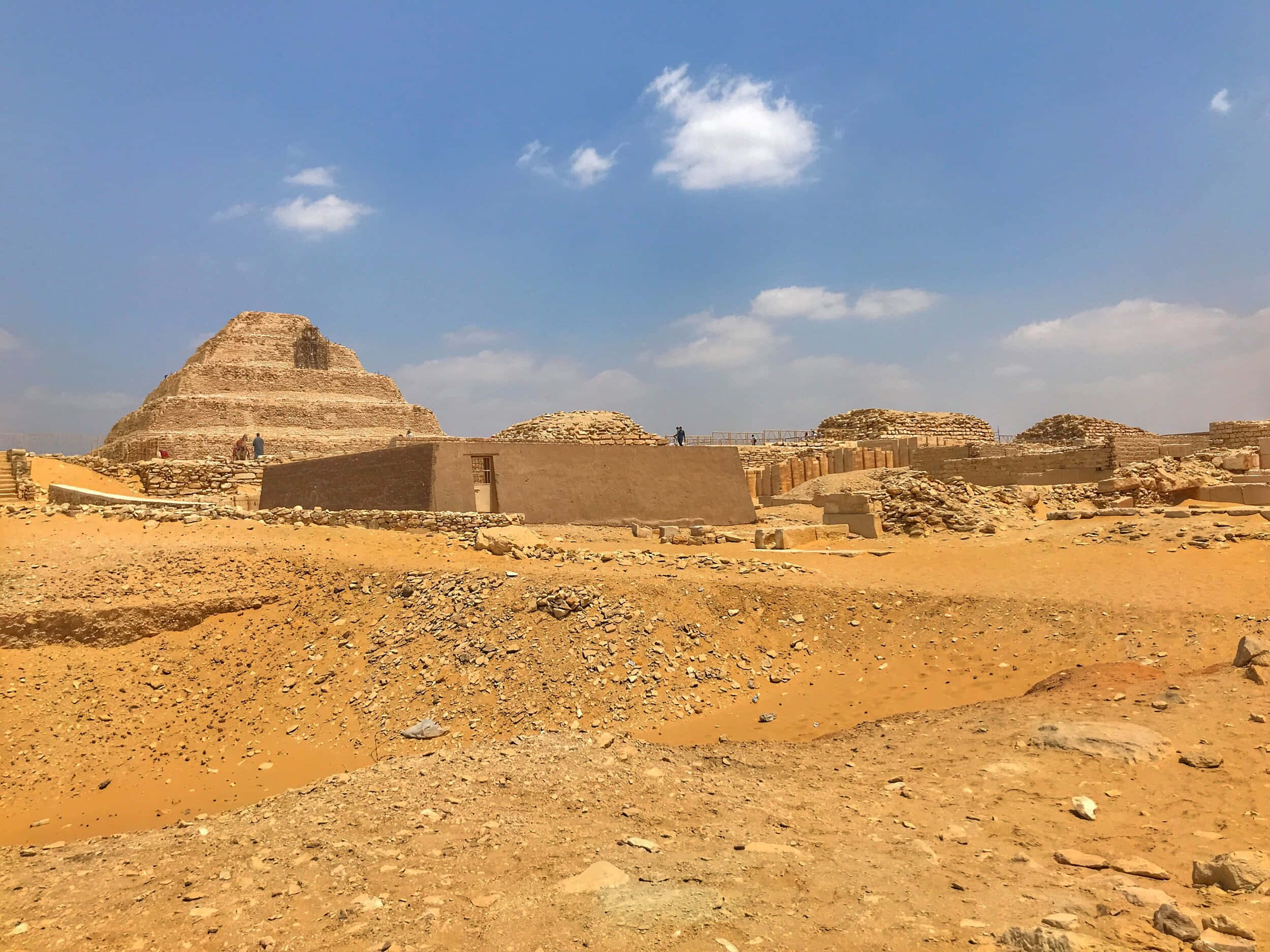 Saqqara Pyramid, golden desert sands, bright blue sky, Full HD Desktop Wallpaper
