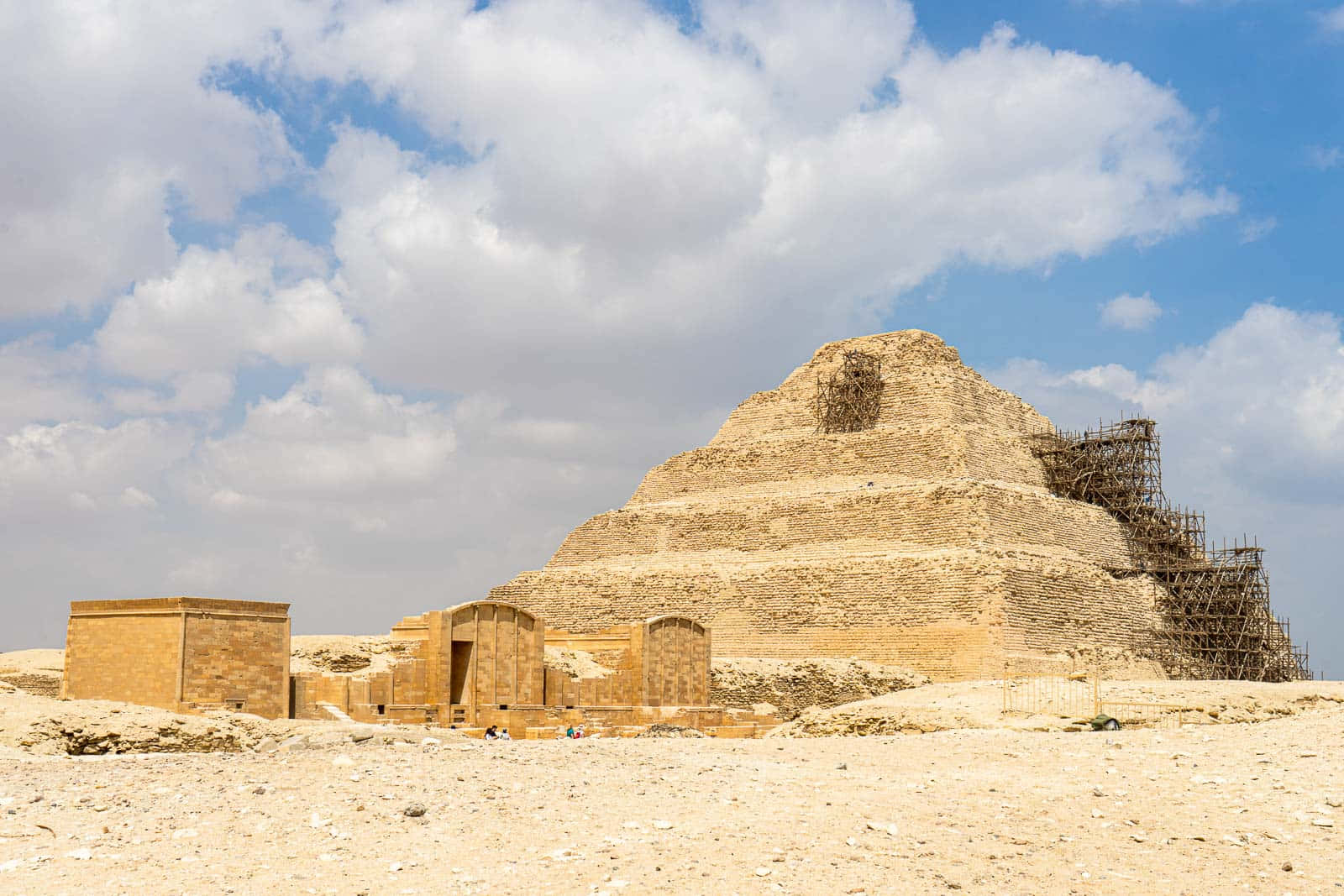 Saqqara Pyramid, fluffy white clouds, bright blue sky, HD Desktop Wallpaper