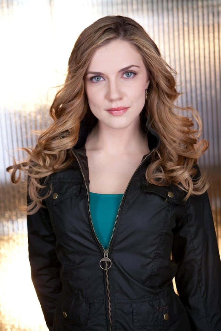 Sara Canning, wavy blonde hair, blue eyes, SD Phone Wallpaper