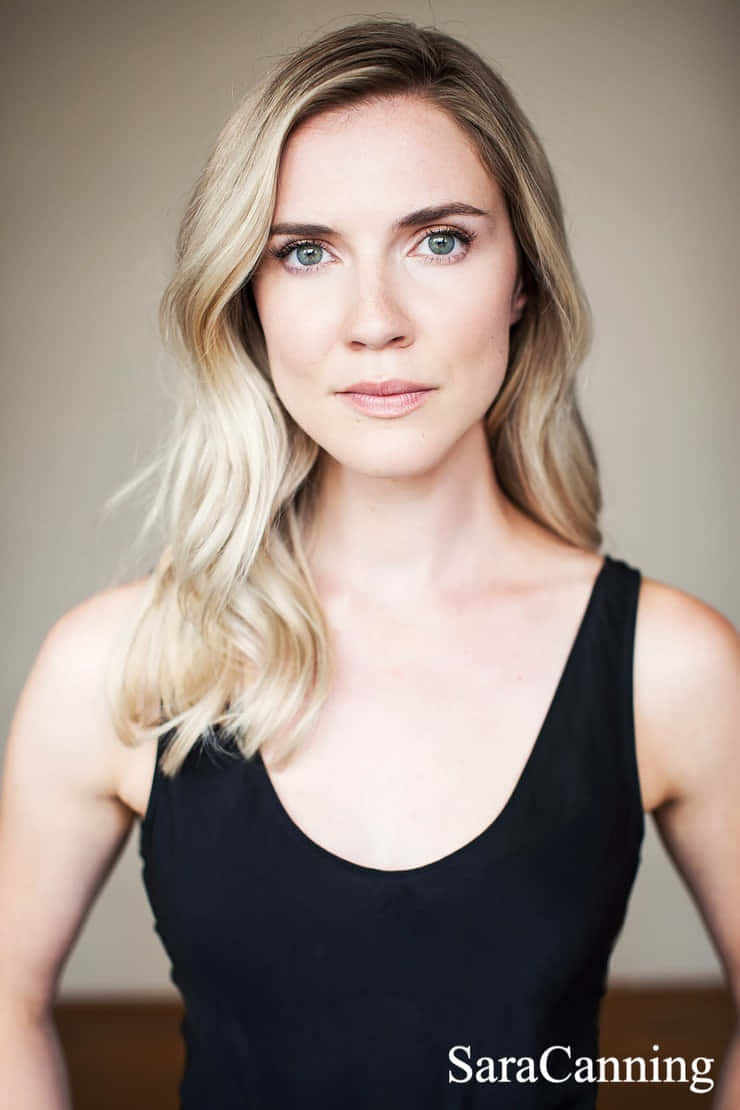 Sara Canning, blonde wavy hair, blue eyes, SD Phone Wallpaper