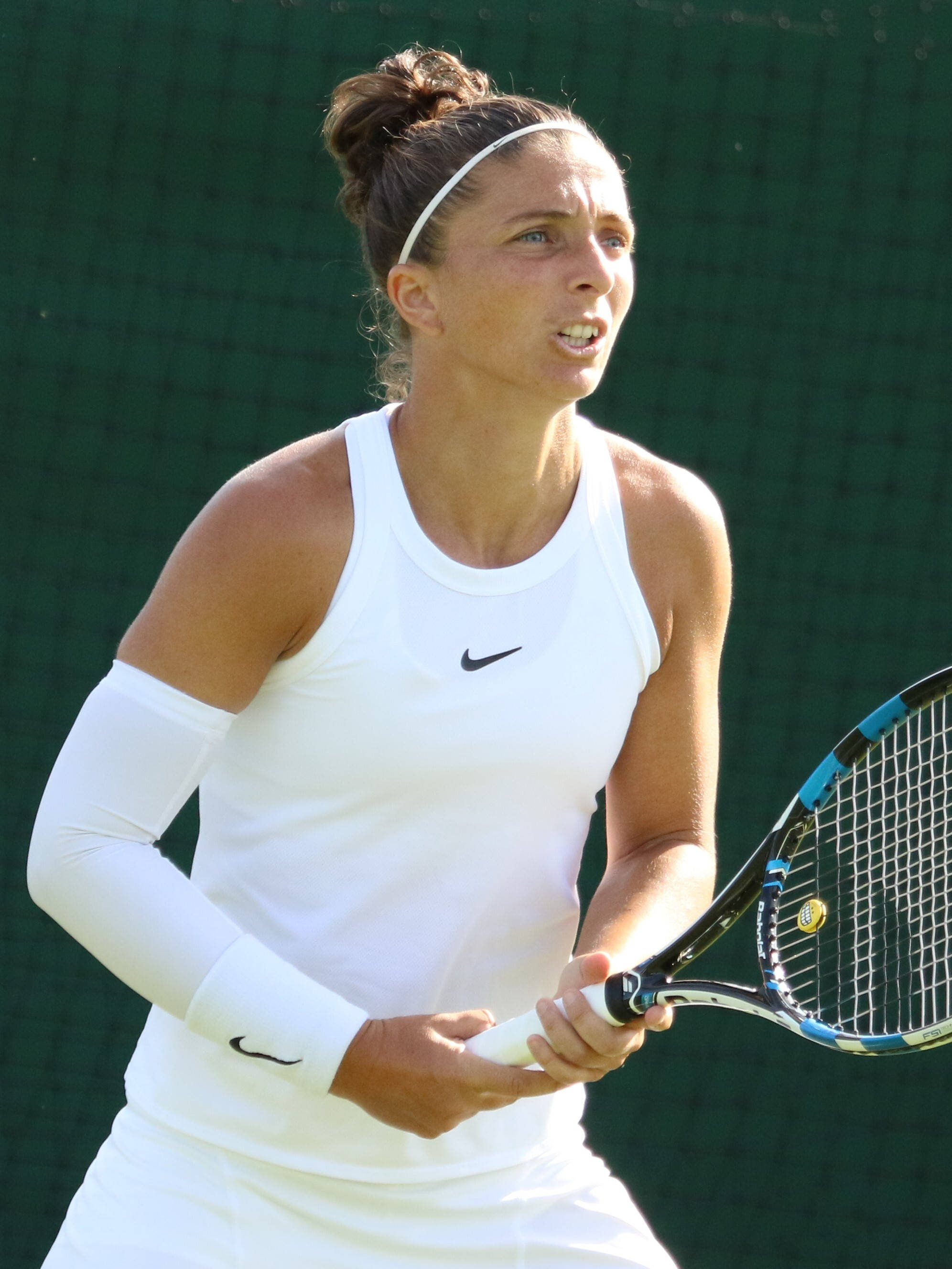 Sara Errani, white gear, racket, 2K Phone Wallpaper