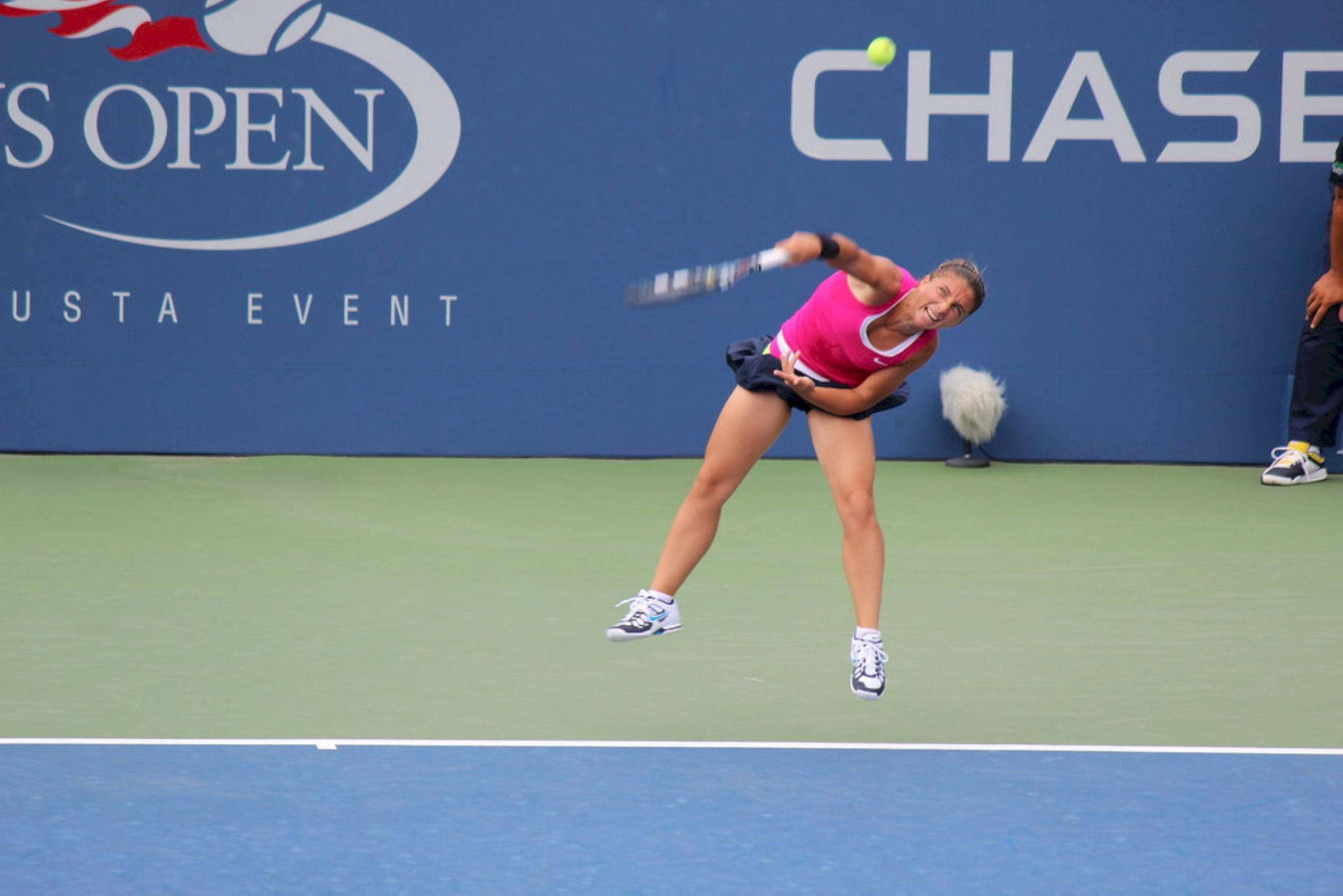Sara Errani, pink top, green ball, Full HD Desktop Wallpaper