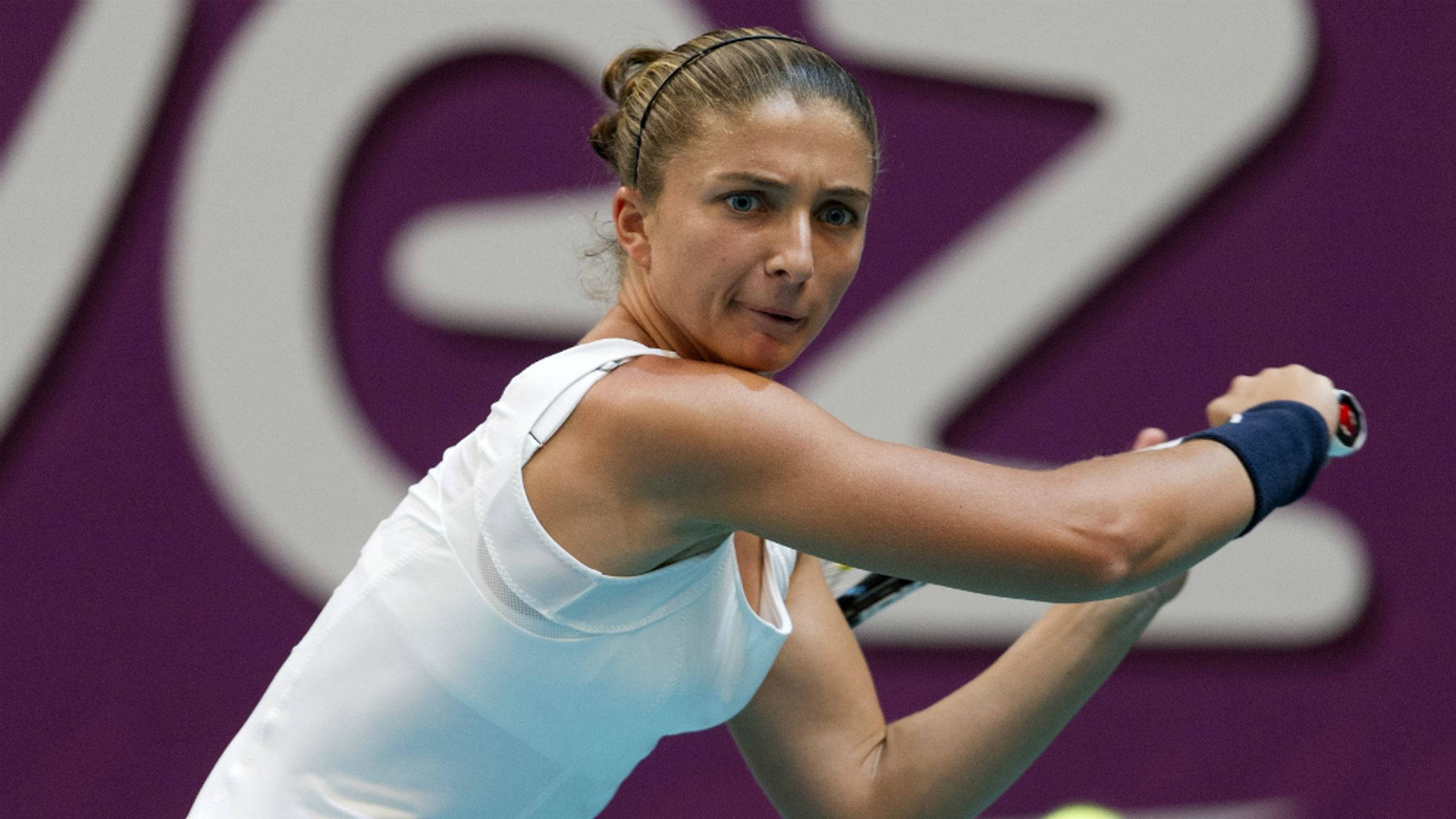 Sara Errani, white athletic gear, purple branded backdrop, Full HD Desktop Wallpaper