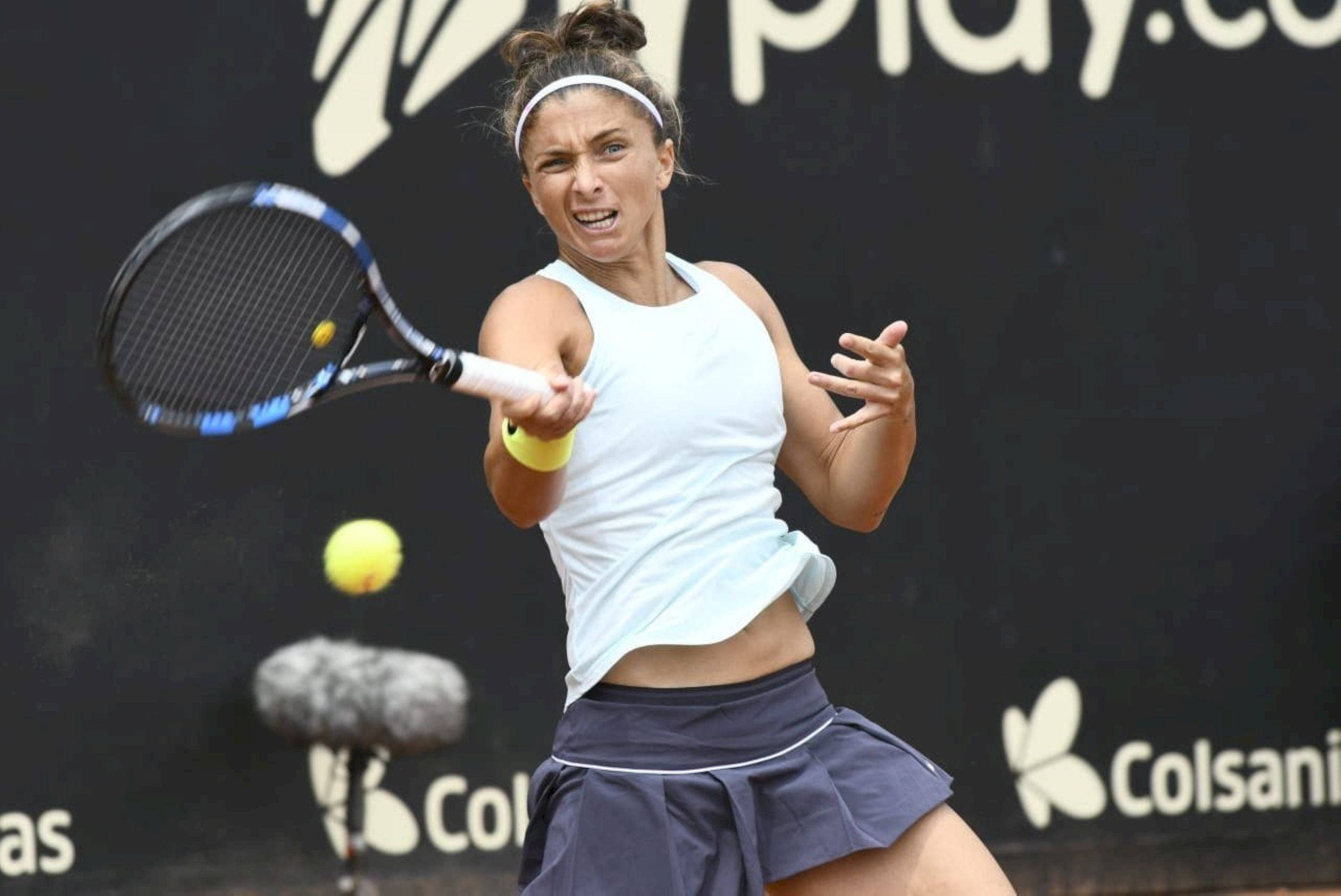 Sara Errani, yellow ball, dark branded backdrop, Full HD Desktop Wallpaper