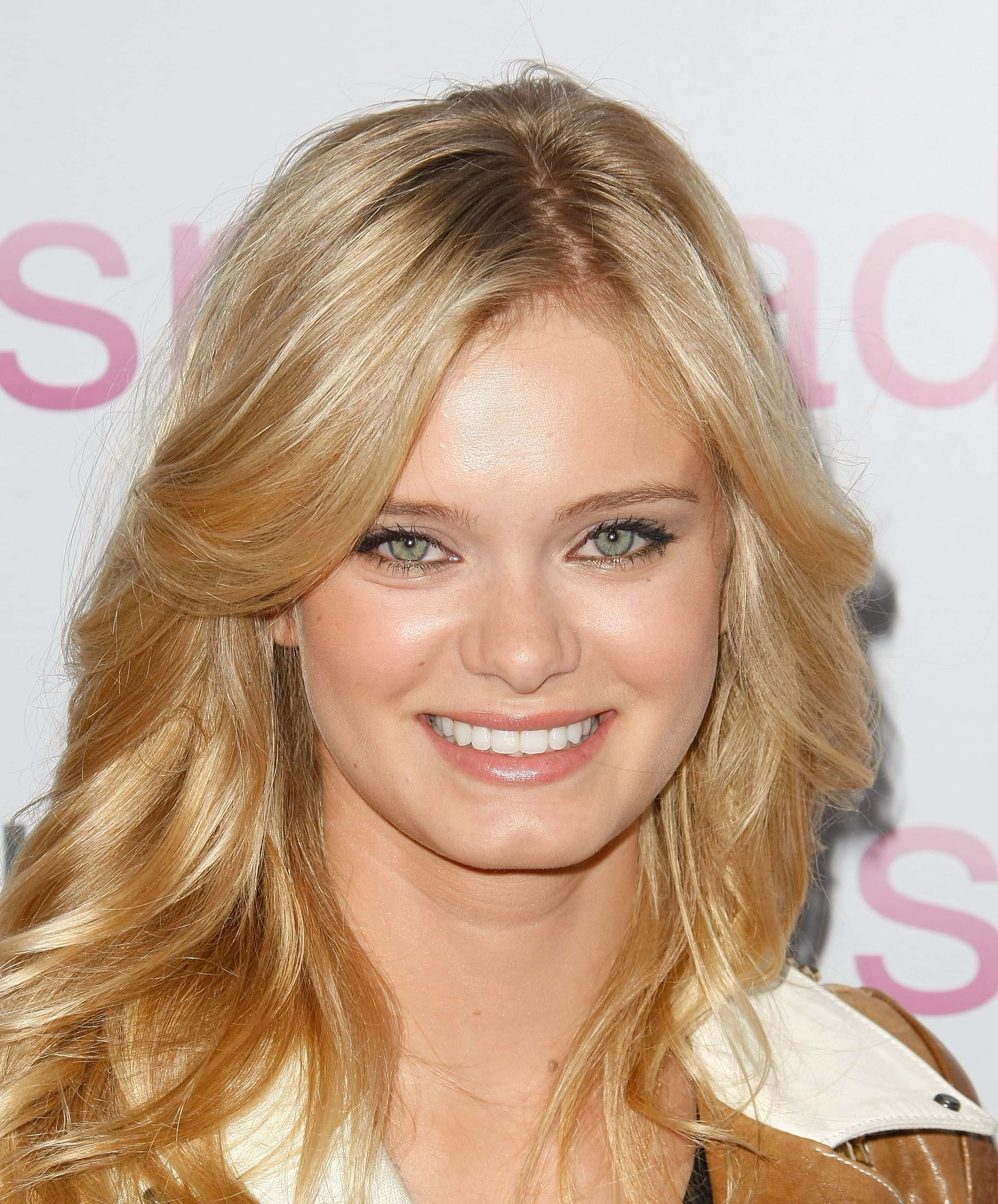 Sara Paxton, blonde woman, wavy hair, 2K Phone Wallpaper