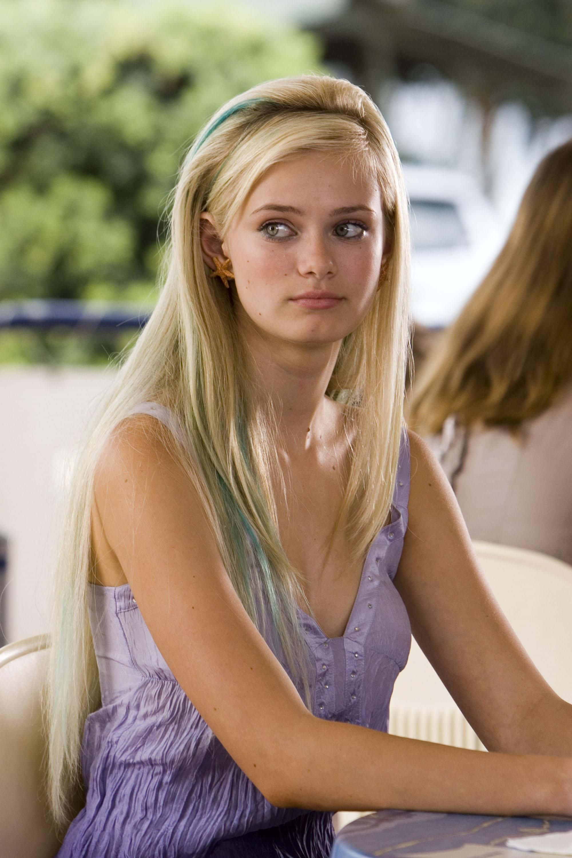 Sara Paxton, long blonde hair, teal streaks, 2K Phone Wallpaper