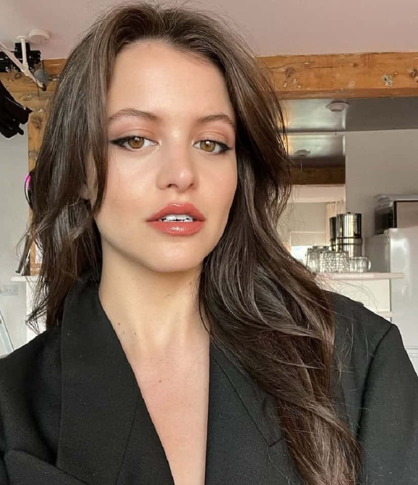 Sara Waisglass, black blazer, long dark hair, SD Phone Wallpaper
