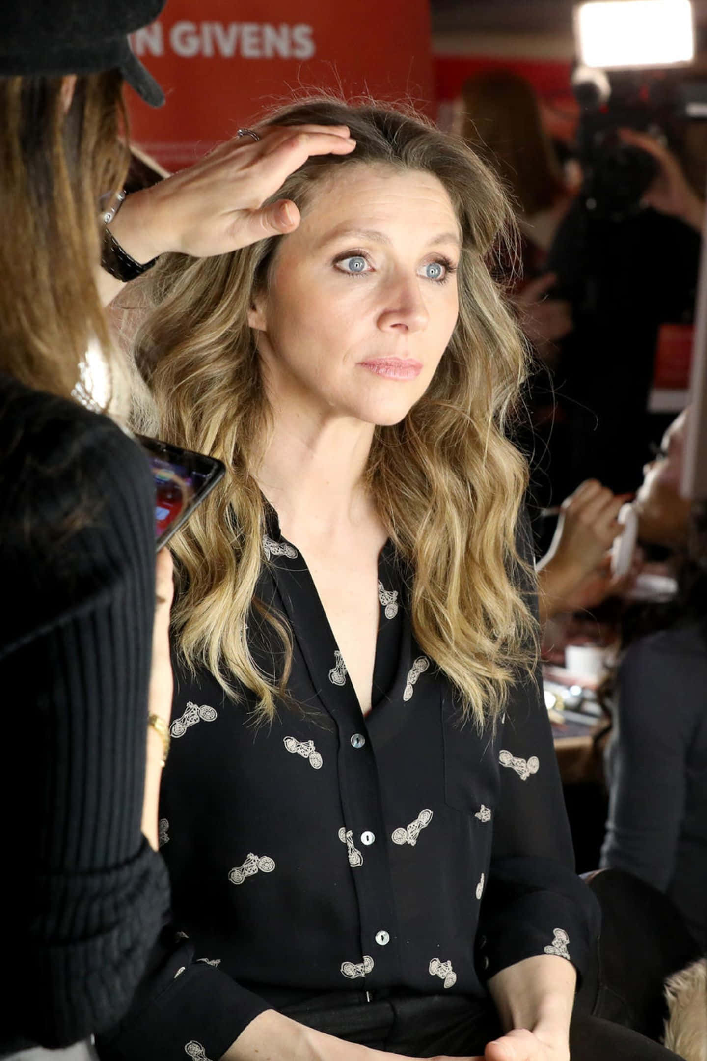 Sarah Chalke, wavy blonde hair, blue eyes, Full HD Phone Wallpaper