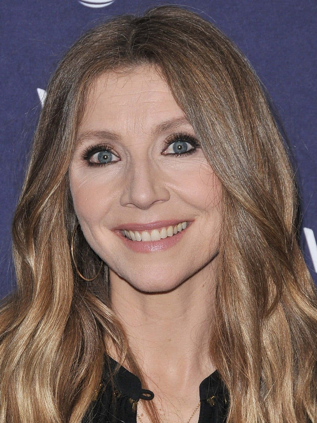 Sarah Chalke, long wavy blonde hair, blue eyes, HD Phone Wallpaper