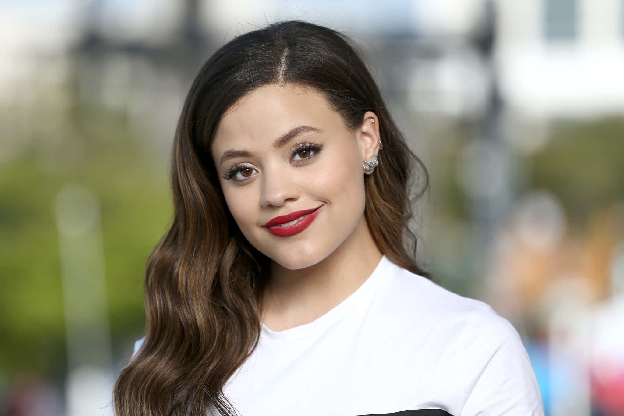 Sarah Jeffery, long brown hair, red lipstick, Full HD Desktop Wallpaper