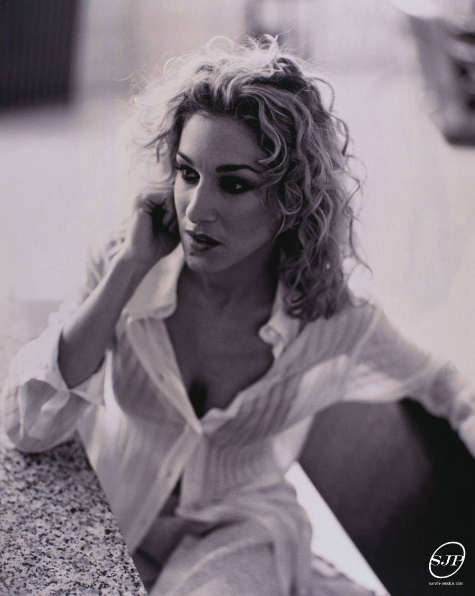 Sarah Jessica Parker, black and white photoshoot, tousled blonde hair, SD Phone Wallpaper