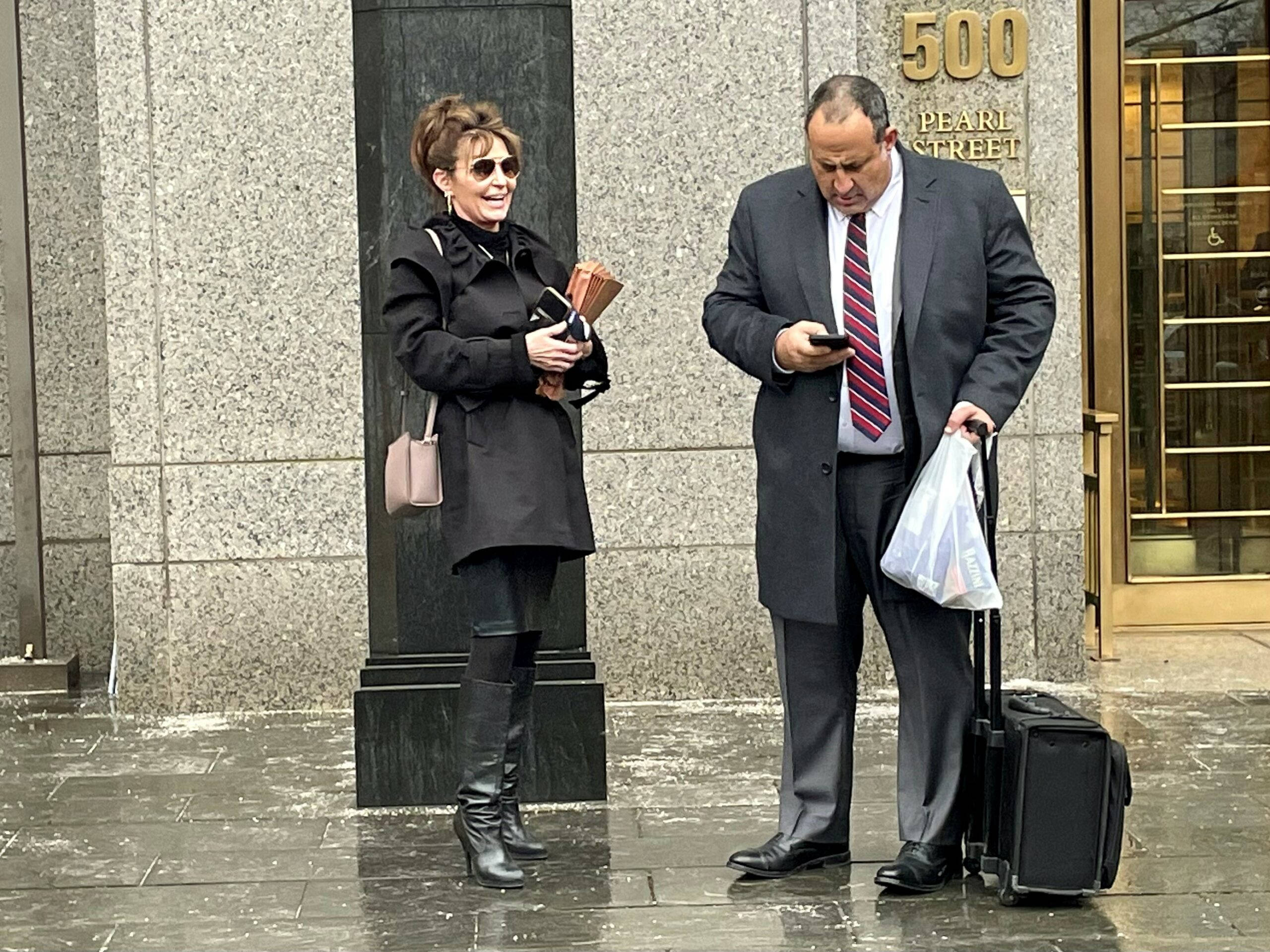 Sarah Palin, attorney, black coat, 2K Desktop Wallpaper