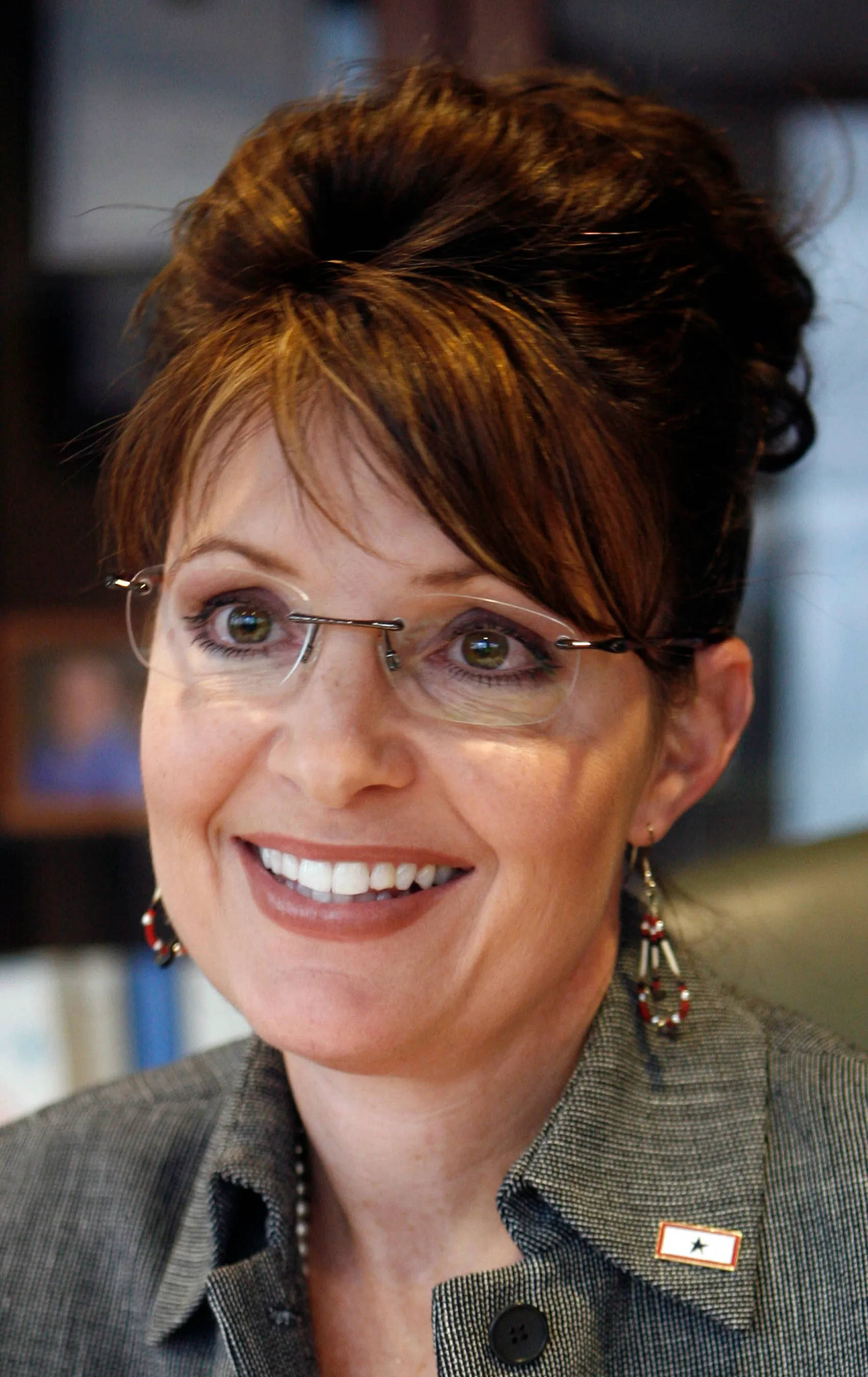 Sarah Palin, glasses, styled brown hair, 2K Phone Wallpaper