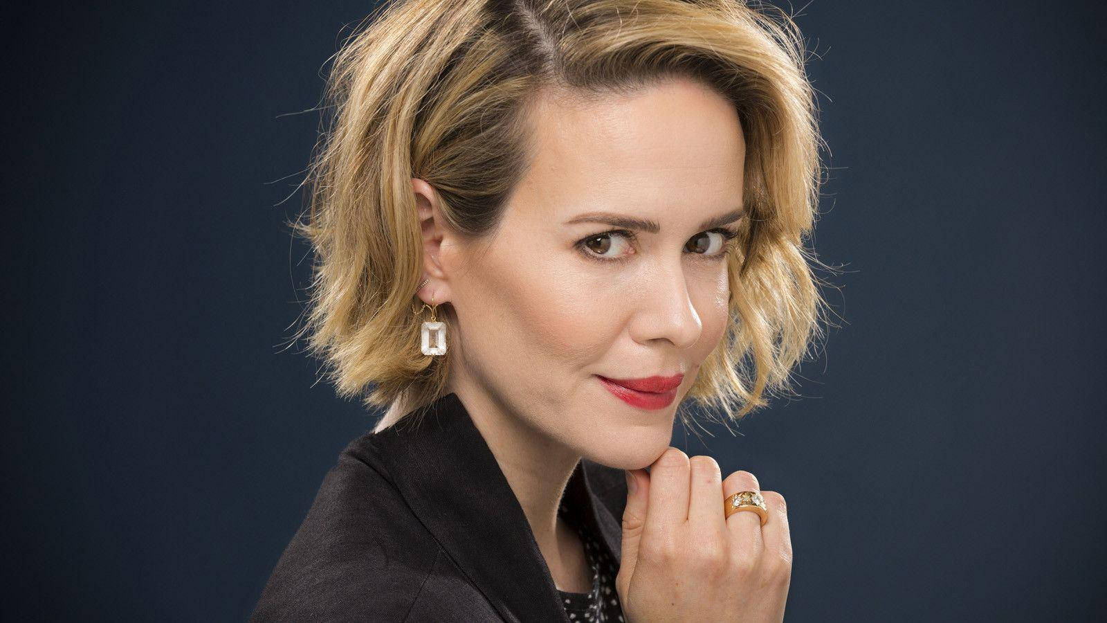 Sarah Paulson, short blonde hair, red lipstick, HD Desktop Wallpaper