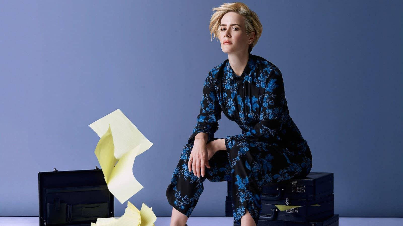 Sarah Paulson, jumper suit outfit, short blonde hair, HD Desktop Wallpaper