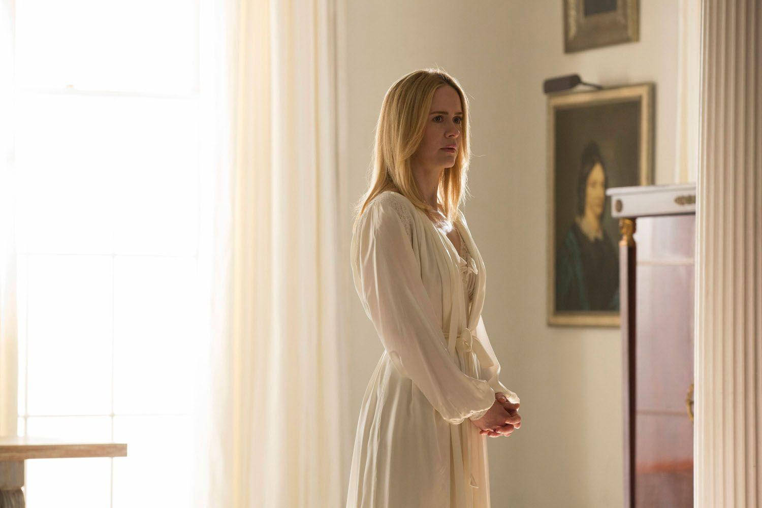 Sarah Paulson, white dress, sunlit room, HD Desktop Wallpaper