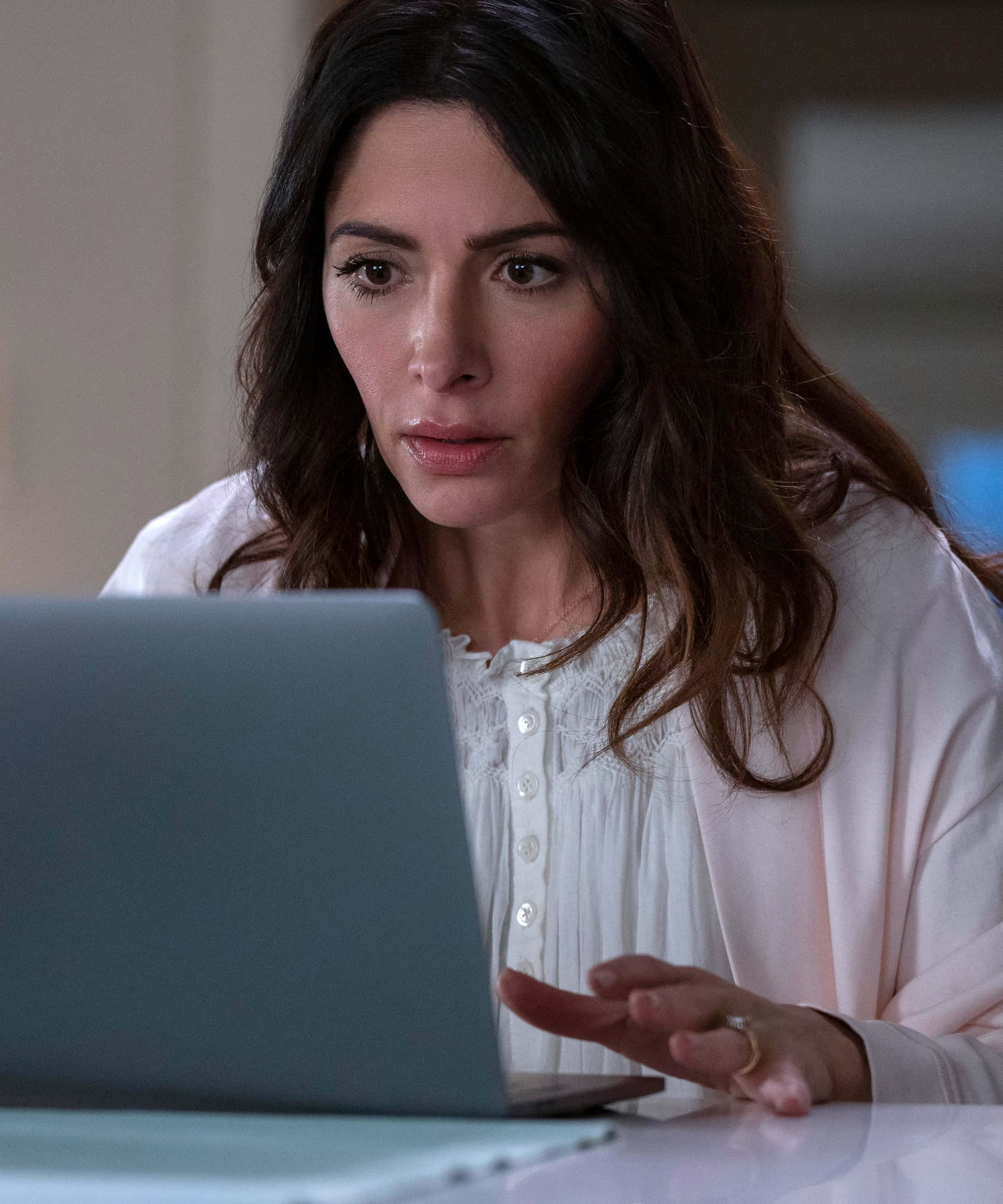 Sarah Shahi, dark hair, white blouse, Full HD Phone Wallpaper