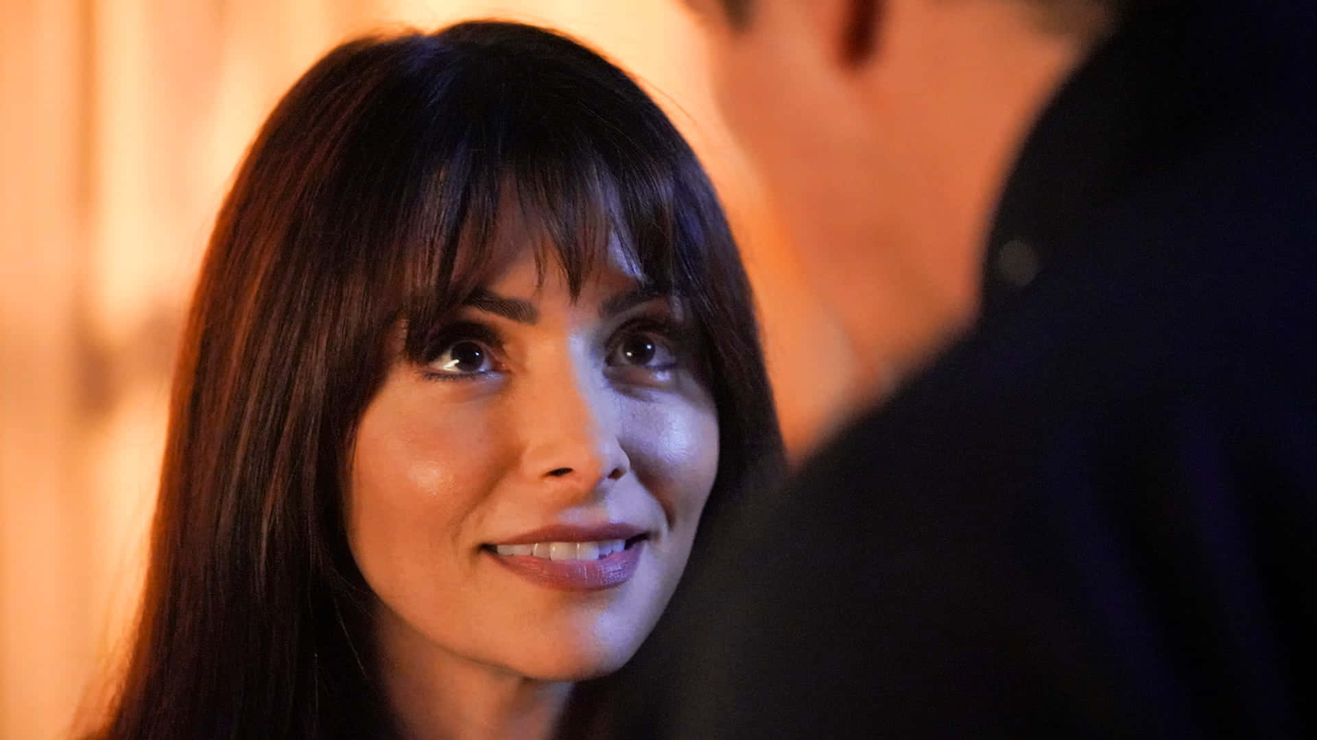 Sarah shahi, 1920 x 1080, dark hair, Full HD Desktop Wallpaper