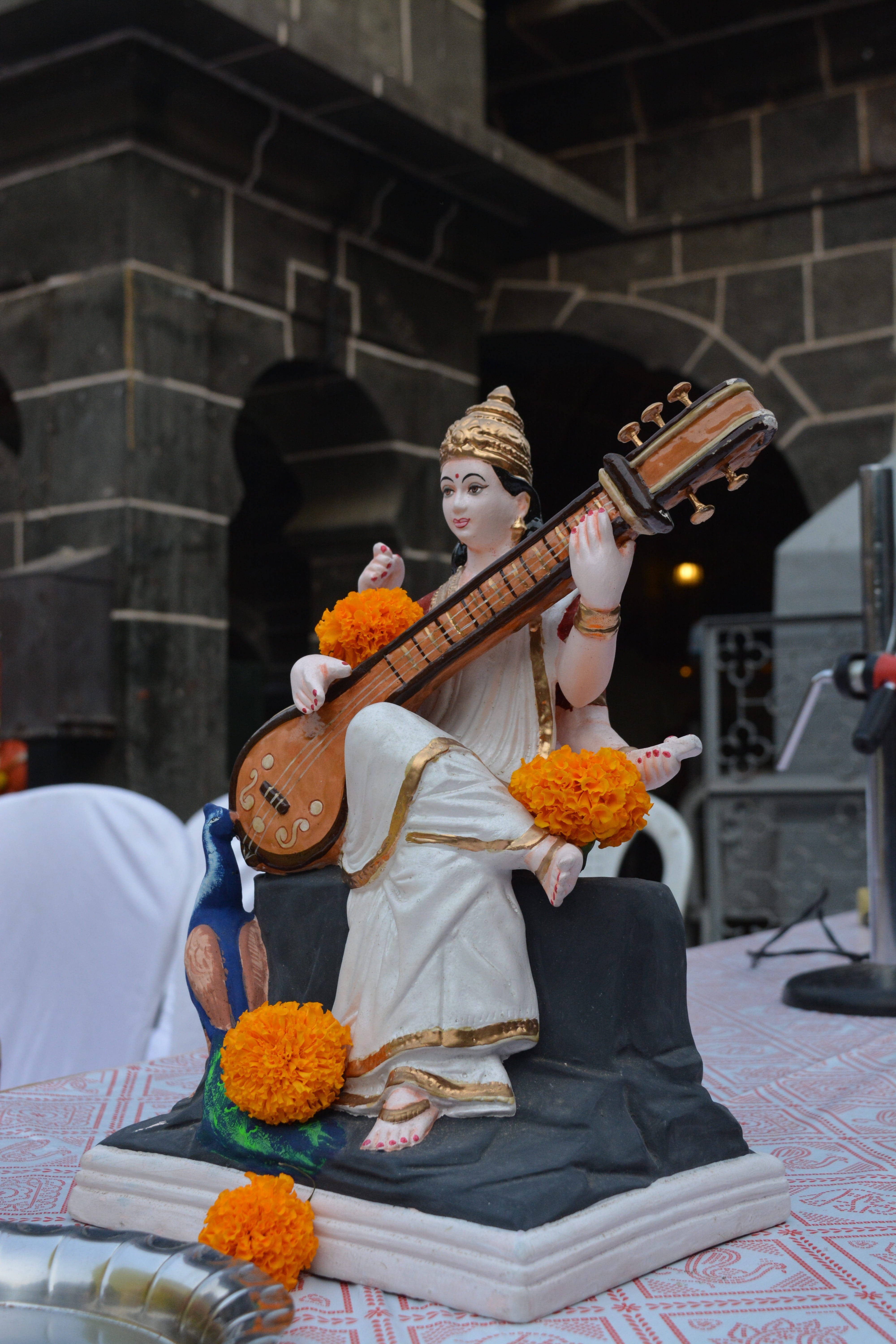 Saraswati, white gold sculpture, sitar, 5K Phone Wallpaper