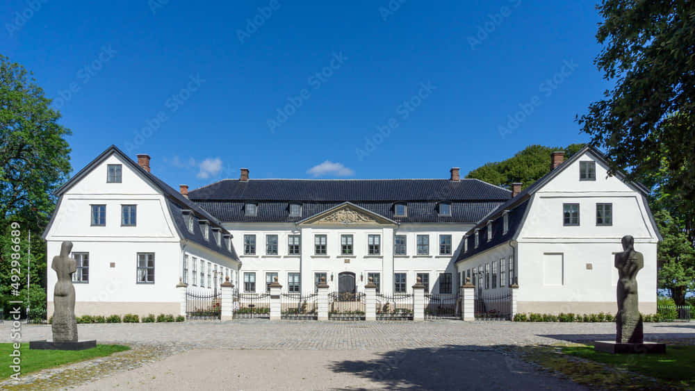 Sarpsborg, white manor house, dark roof, SD Desktop Wallpaper
