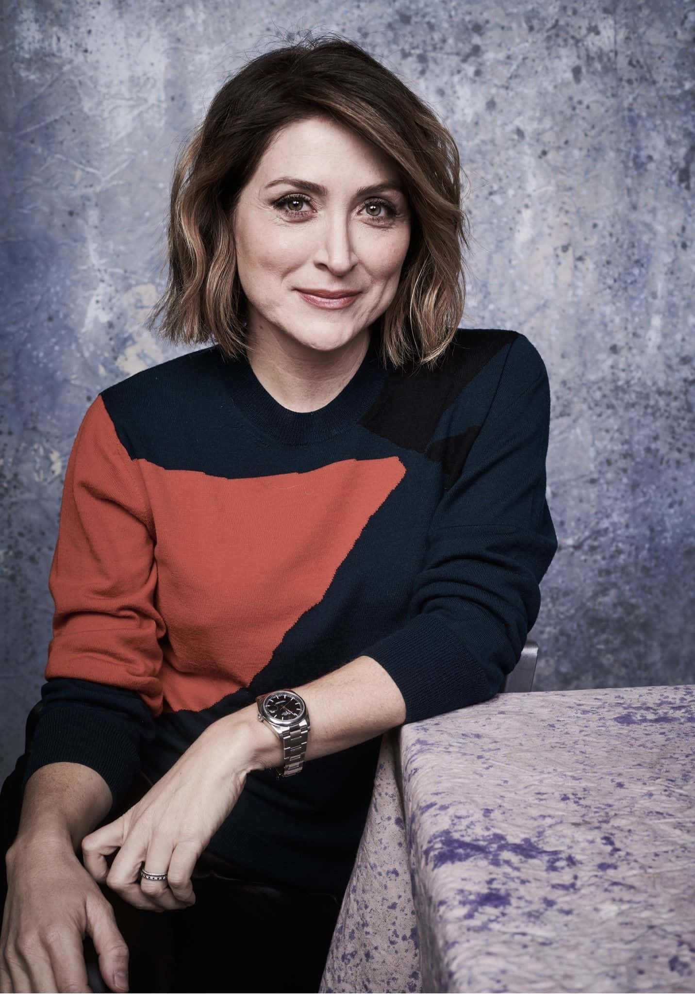 Sasha Alexander, short brown hair, color-blocked sweater, Full HD Phone Wallpaper