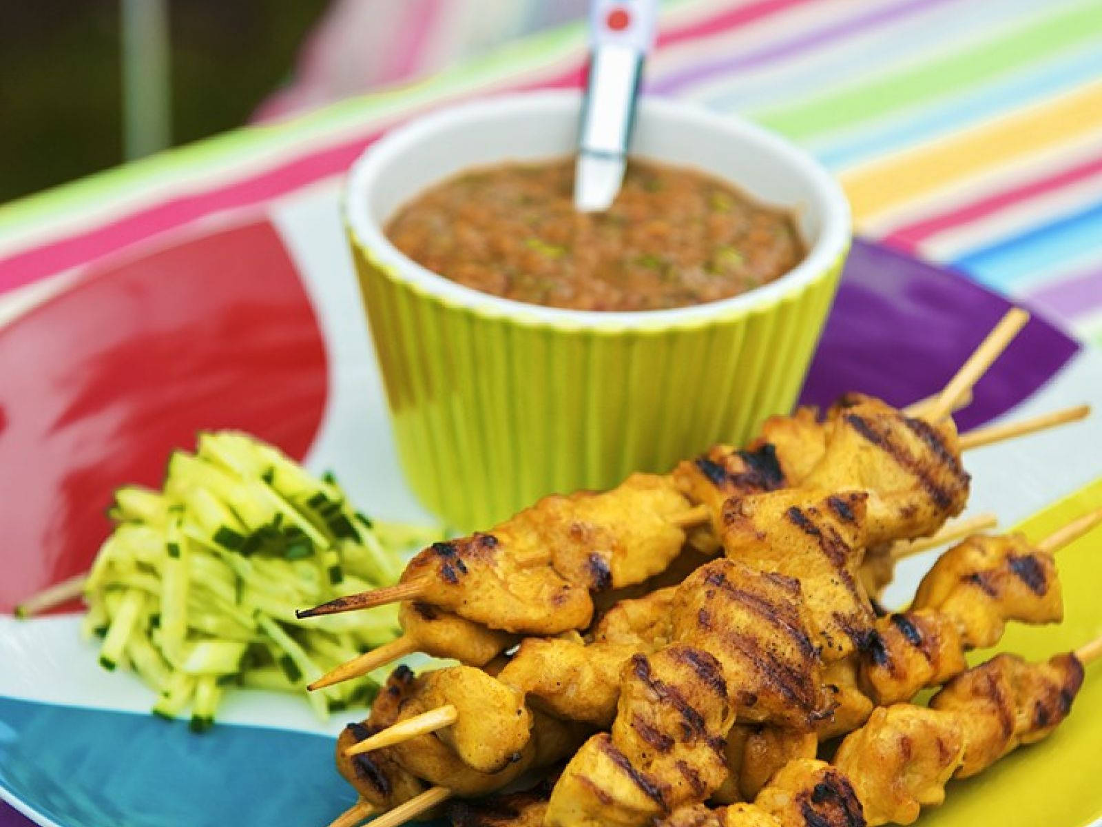 chicken satay, peanut sauce, sliced pickles, HD Desktop Wallpaper