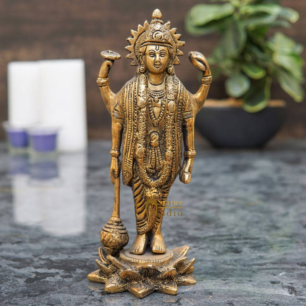 Satyanarayana Swamy, golden four-armed Hindu deity, intricate jewelry, SD Desktop Wallpaper