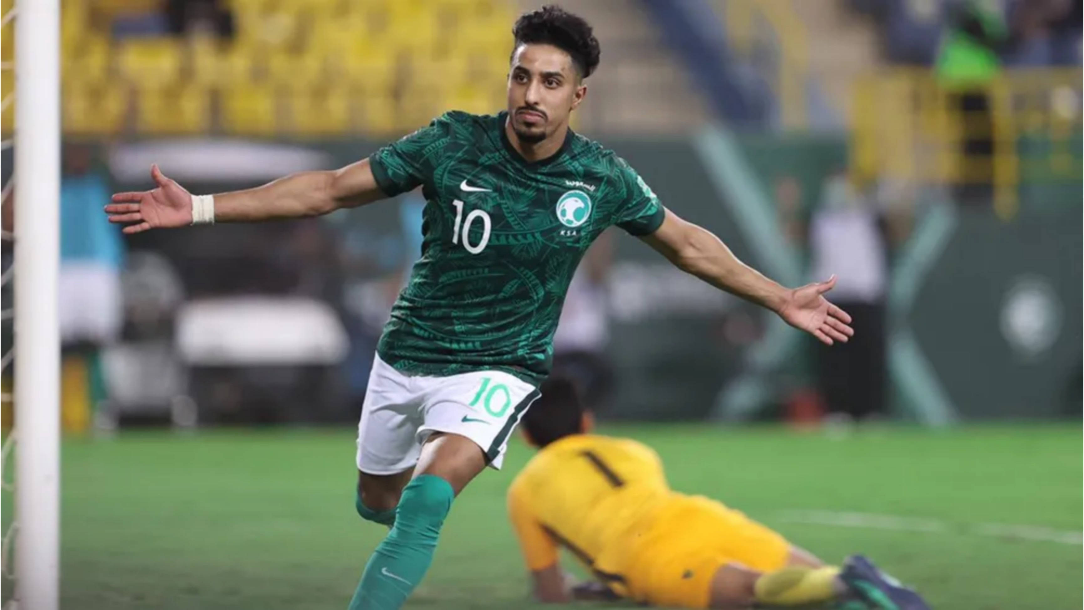 Saudi Arabia National Football Team, winger Al-Dawsari, green jersey, 2K Desktop Wallpaper