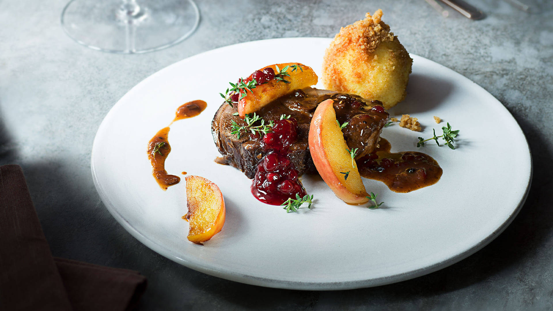 Sauerbraten, traditional German dish, pomegranate sauce, Full HD Desktop Wallpaper
