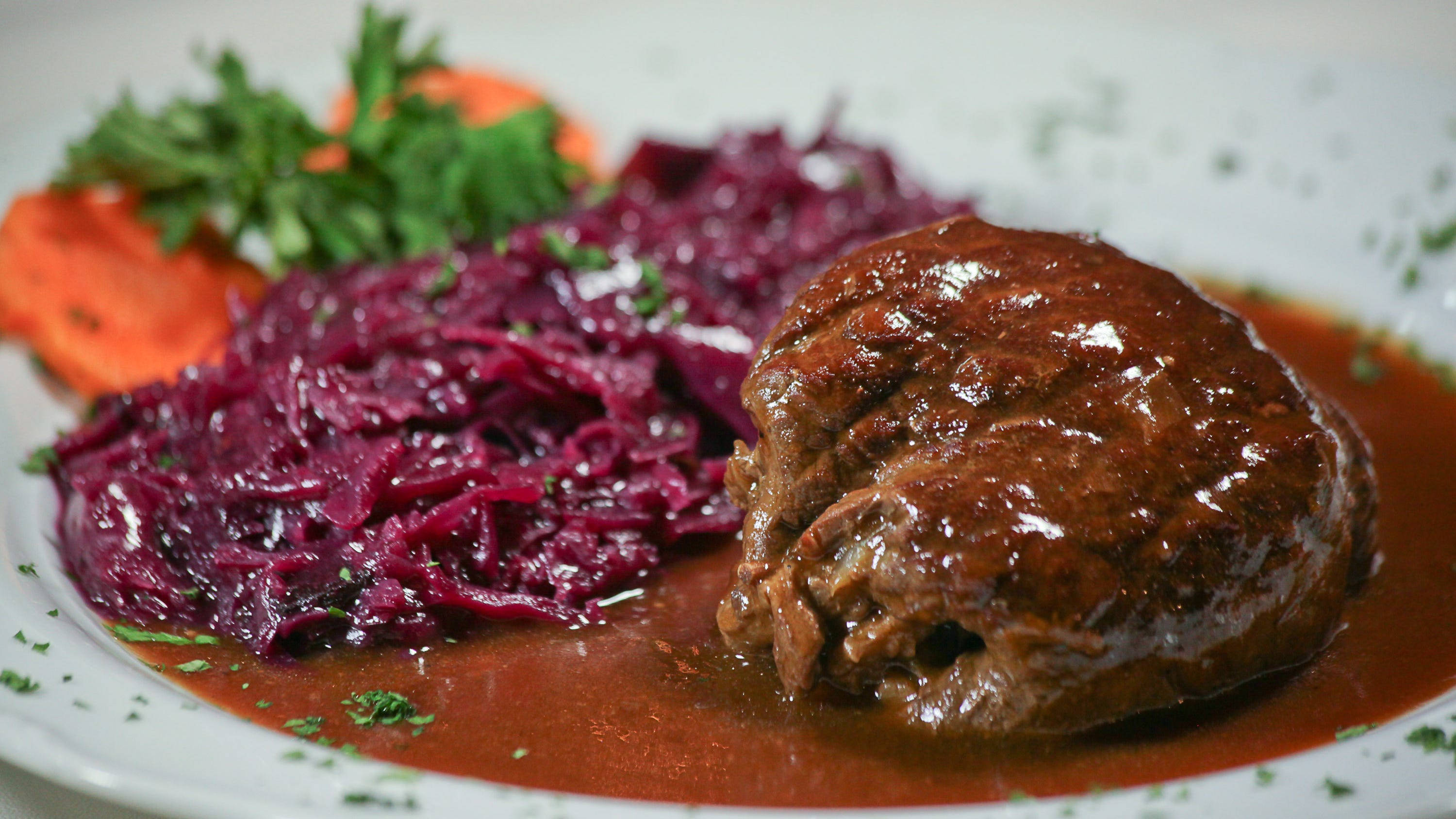 Sauerbraten, traditional German dish, purple red cabbage, 2K Desktop Wallpaper