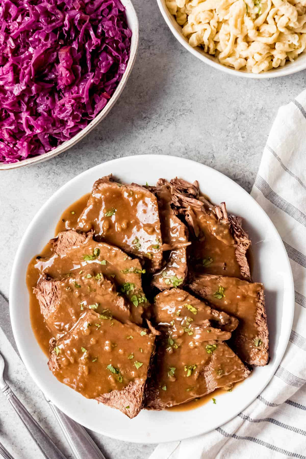 Sauerbraten, Spaetzle, Red Cabbage, HD Phone Wallpaper