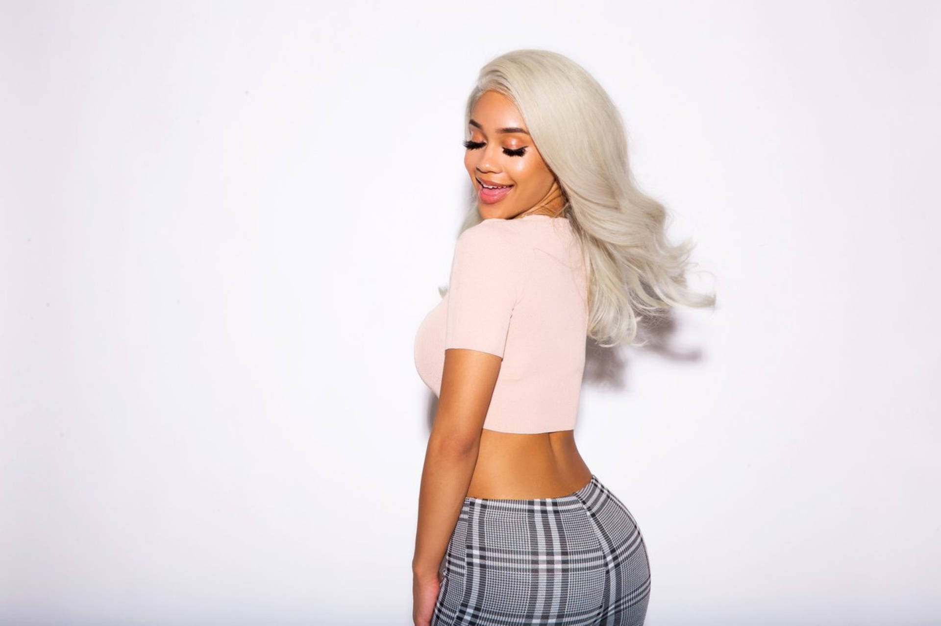 Saweetie, platinum blonde hair, pink crop top, Full HD Desktop Wallpaper